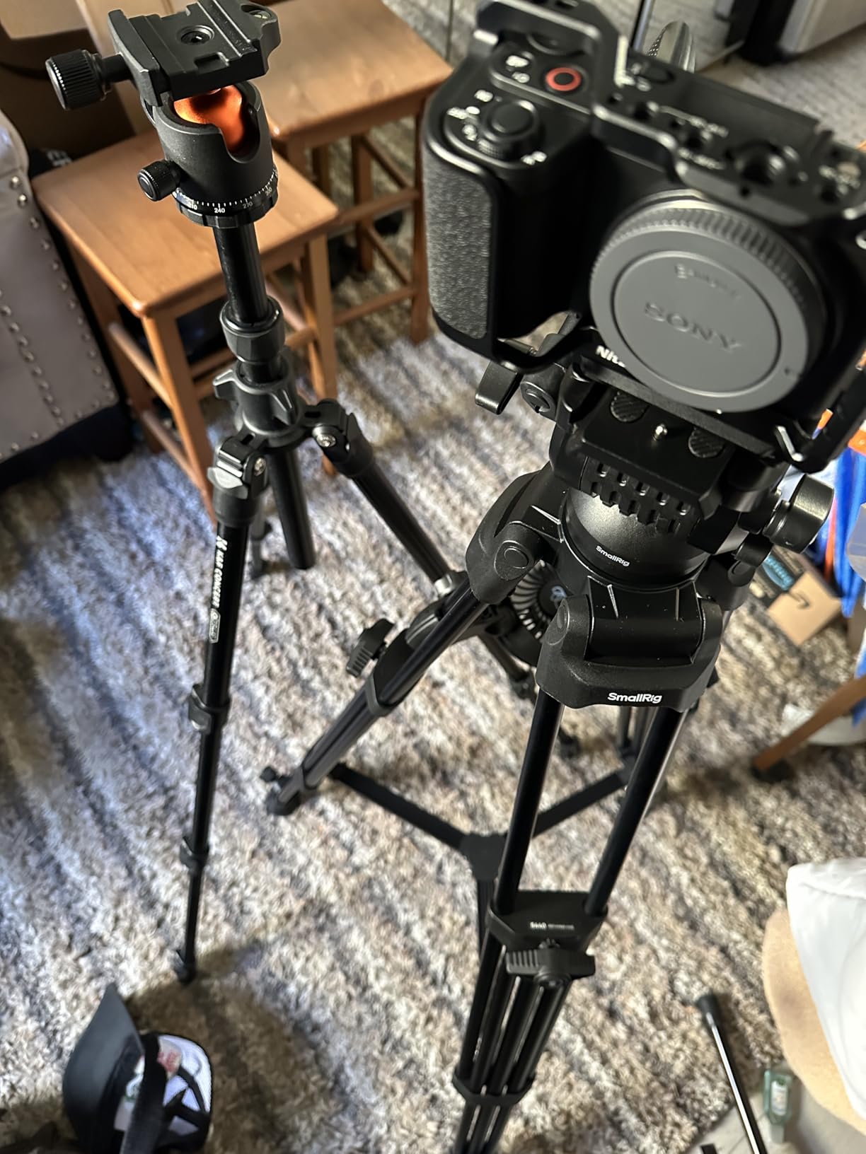 SMALLRIG 73''/186cm Heavy Duty Aluminum Alloy Video Tripod, Max Load 8kg (18lbs), Fluid Head with +85° to -78 Tilt Range, Compact Travel Tripod Weight 3.1kg(6.8lbs), Folded Height 88cm, AD-14-5440 customer photo 2