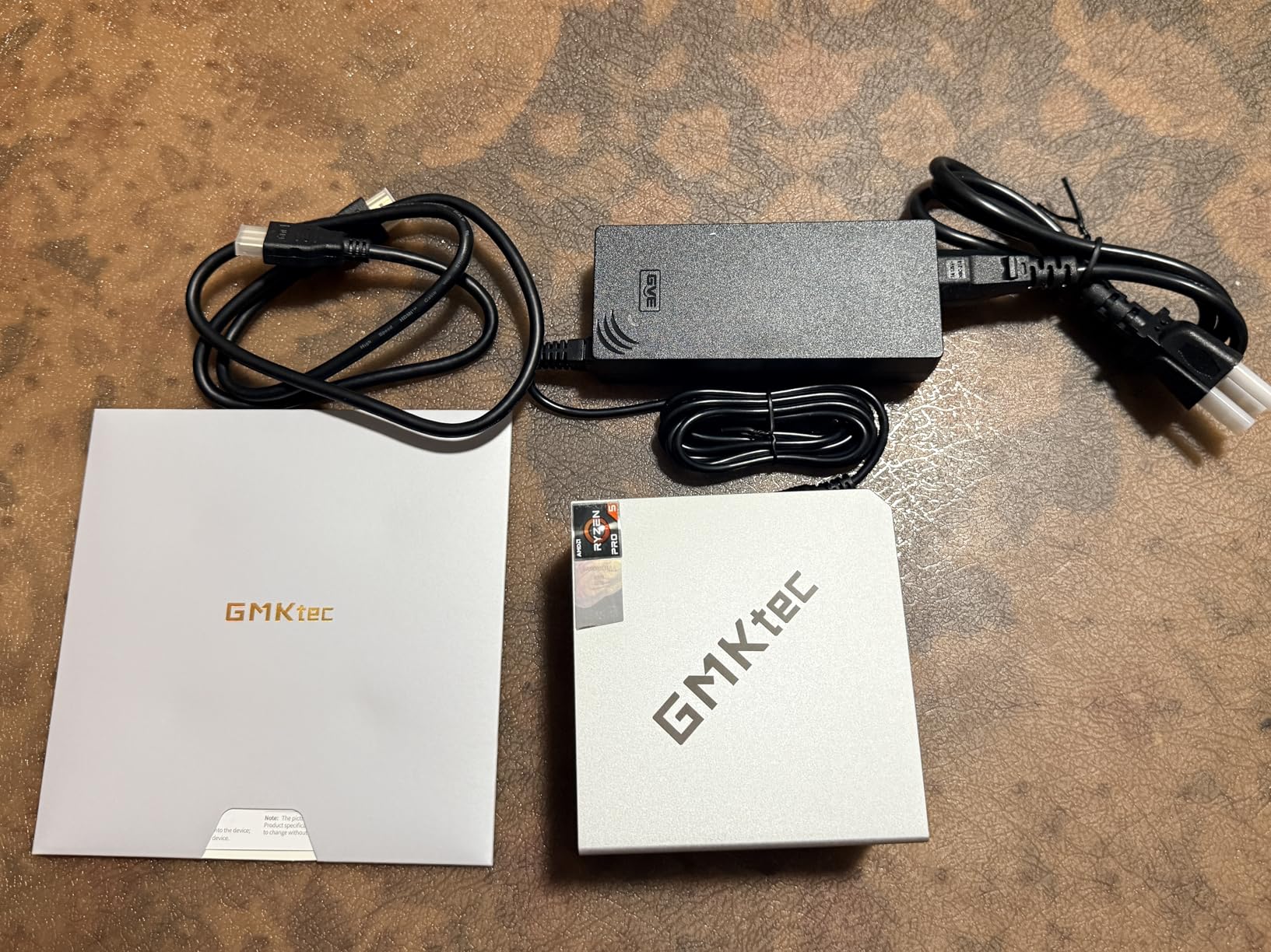 GMKtec M6 Ultra Gaming Mini PC Ryzen 7640HS (Upgraded 6600H/ 6800U), 32GB RAM DDR5 1TB SSD Dual NIC LAN 2.5GbE Desktop Computers Office Home, Triple 4K Display, WiFi 6, USB4, BT 5.2, DP, HDMI 2.0 customer photo 2