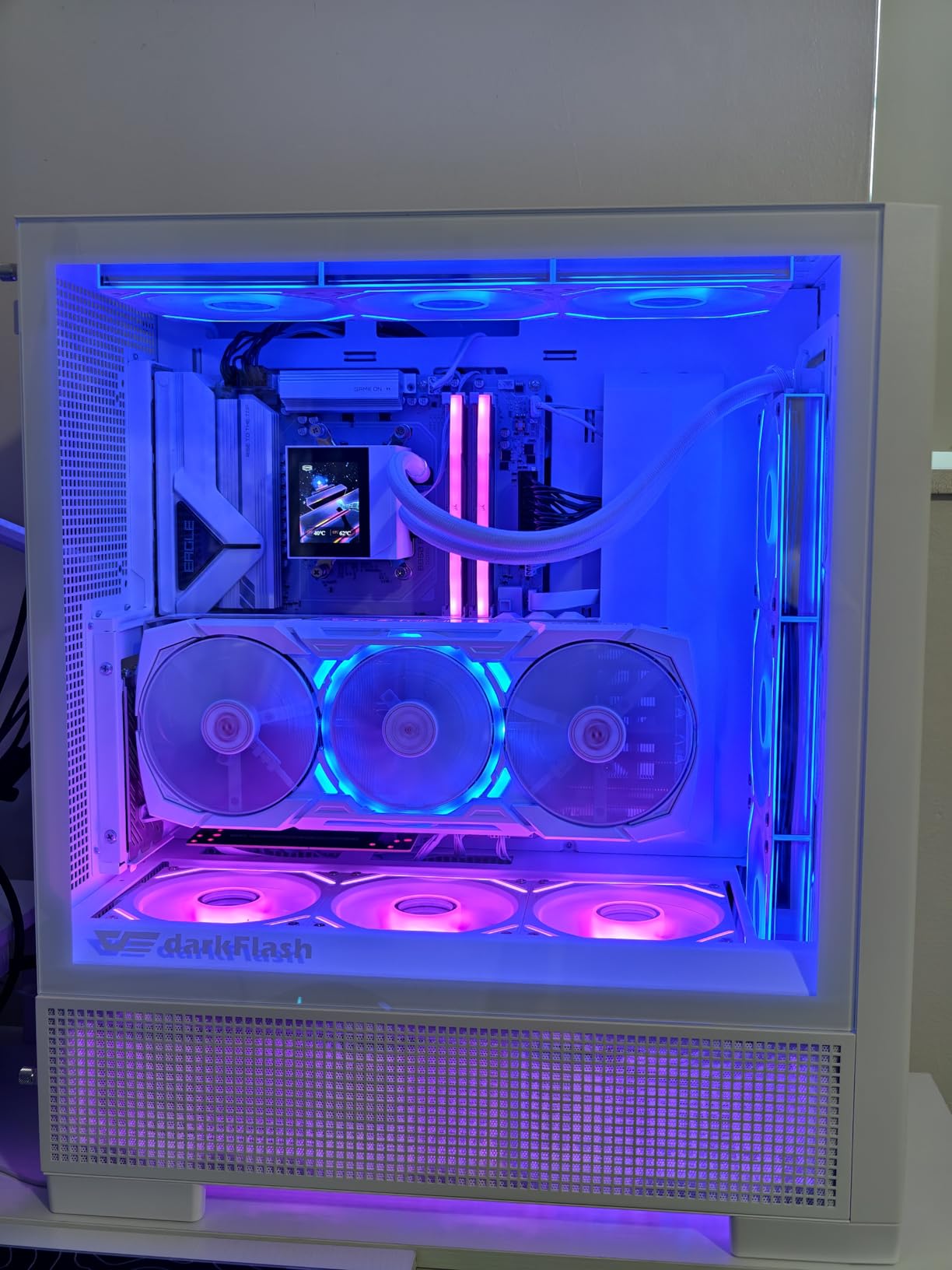 darkFlash AIR NOVA Full Tower E-ATX PC Case, Six-Sided Ventilated Gaming Case, Up to 420mm Radiator, Vertical GPU Mount, Back Connect, Type C, High Airflow, 7 x PWM ARGB Fans Included (Black) customer photo 1