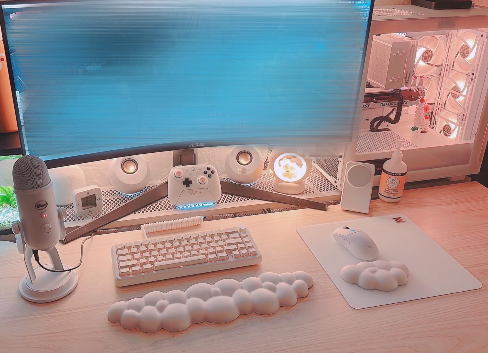TECKNET Gel Cloud Wrist Rest Set, Cloud Wrist Rest with Non-Slip Base, Clear Wrist Pad for Keyboard with Mouse Wrist Rest for Computer Laptop Office Gaming and Pain Relief, Transparent customer photo 1
