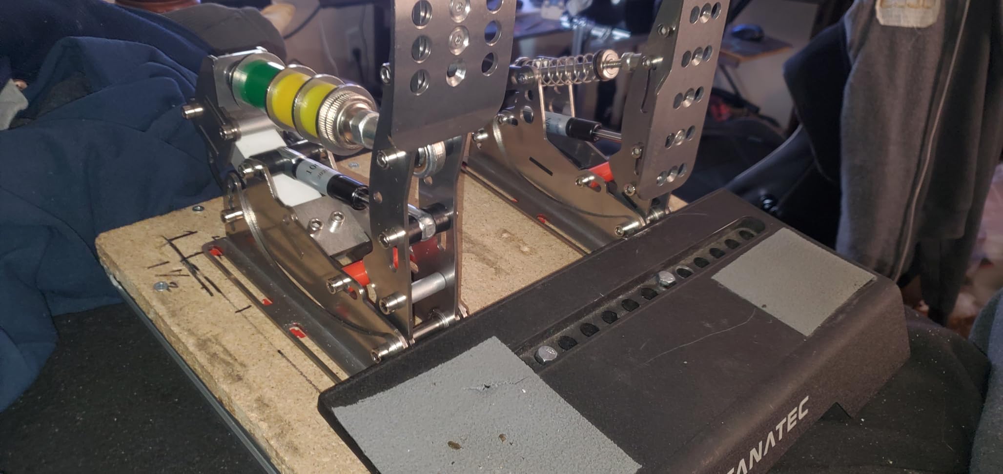 Simjack UT Sim Racing Pedals - Load Cell & Hydraulic Pedals for PC (Base Plate) customer photo 1