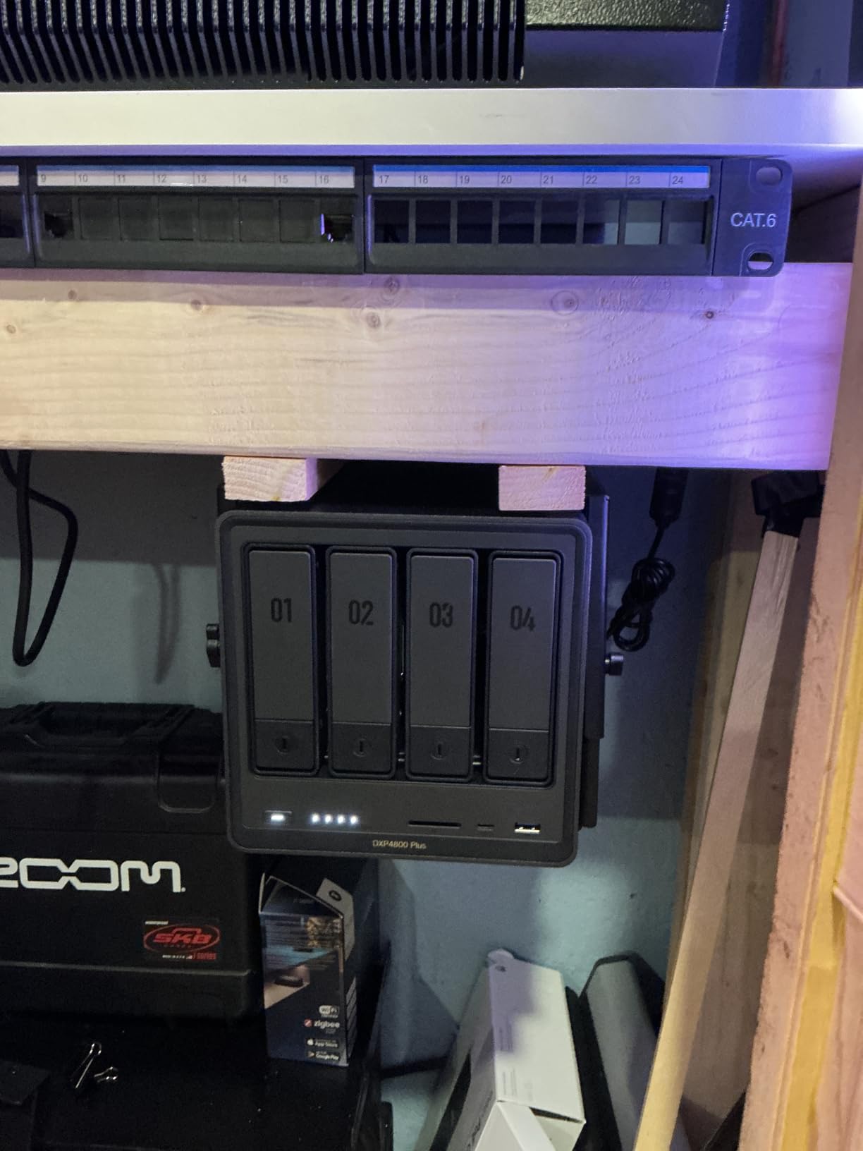 UGREEN NAS DXP4800 Pro 4-Bay Desktop NAS, Intel Core i3-1315U 6-Core CPU, 8GB DDR5 RAM, Built-in 128G SSD, 1x 10GbE, 1x 2.5GbE, 2X M.2 NVMe Slots, 4K HDMI, Network Attached Storage (Diskless) customer photo 2