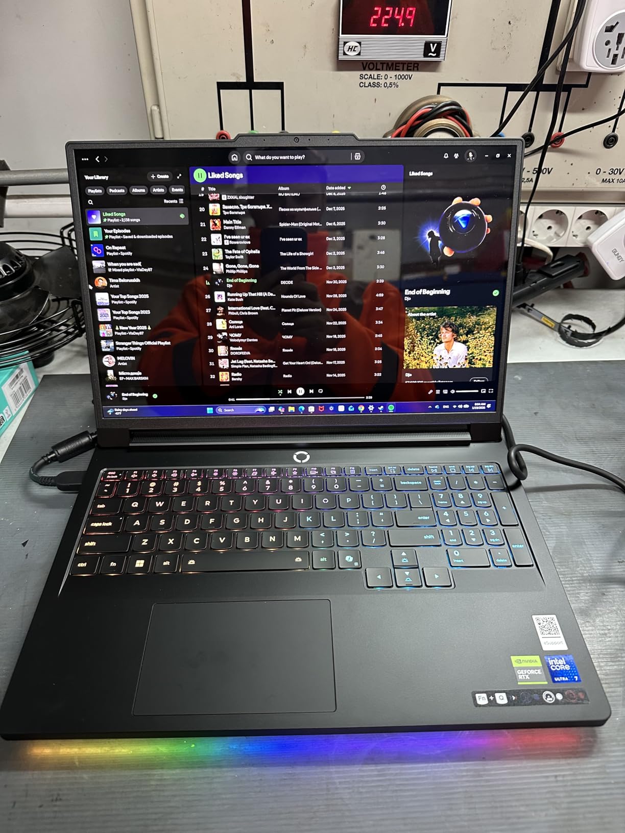 Lenovo Legion Pro 7i AI-Powered Gaming Laptop - Intel Core Ultra 7 255HX - 16