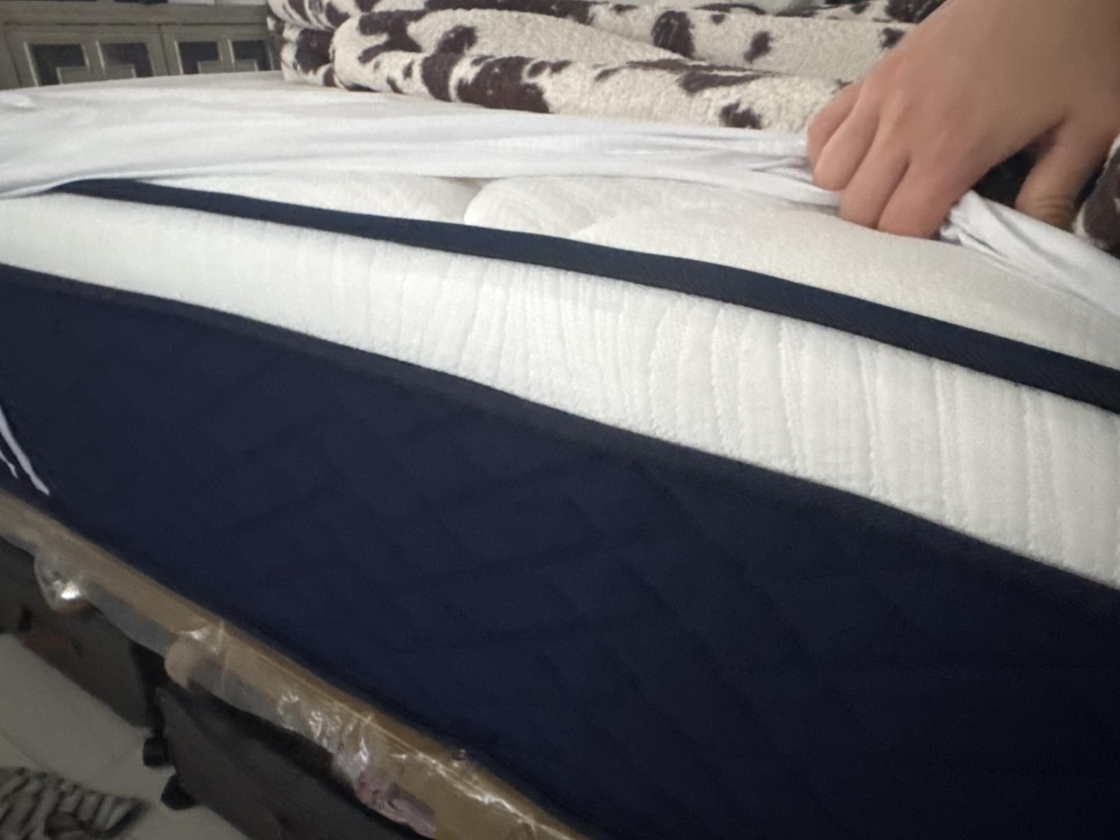Firm Queen Mattress 14 Inch - Hotel Collection Hybrid Mattress with 7-Zone Support for Spinal Alignment & Back Pain Relief, 395-Night Trial, CertiPUR-US & Fiberglass-Free customer photo 2
