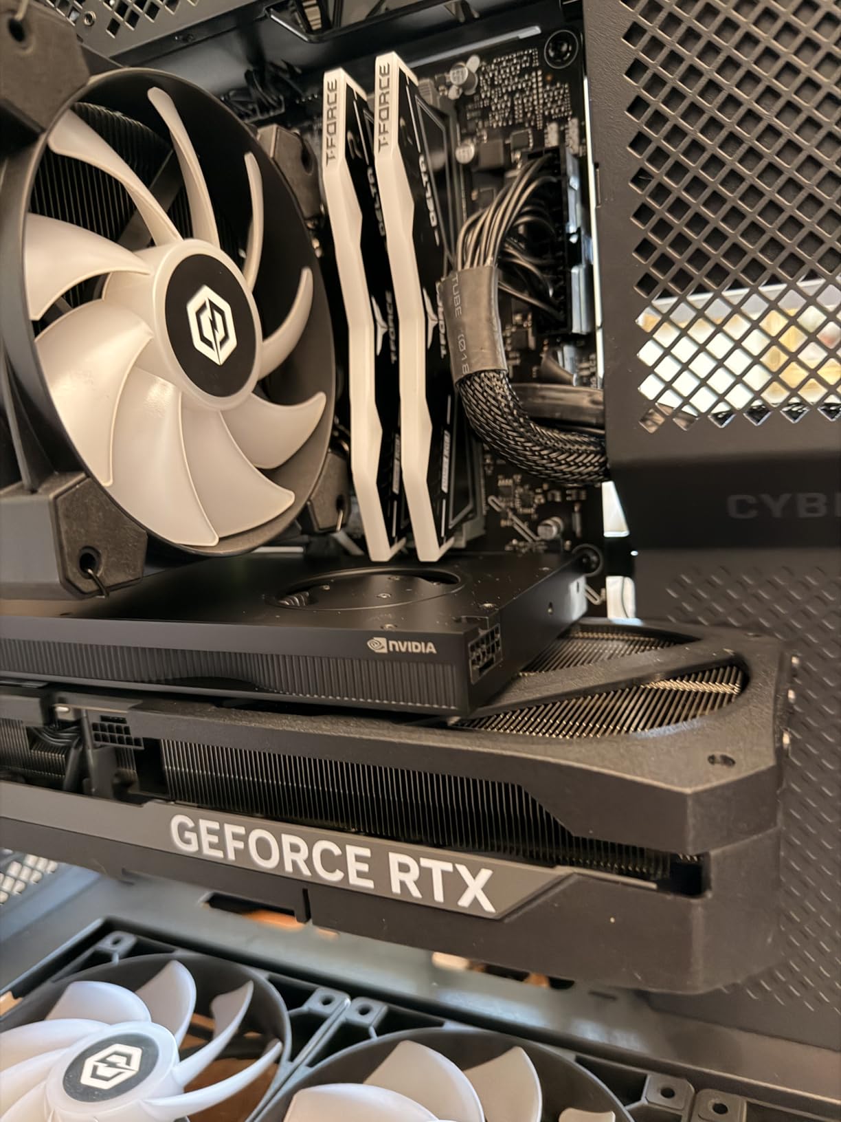 NVIDIA RTX PRO 4000 Blackwell Graphics Card - 24GB GDDR7 ECC Memory customer photo 1