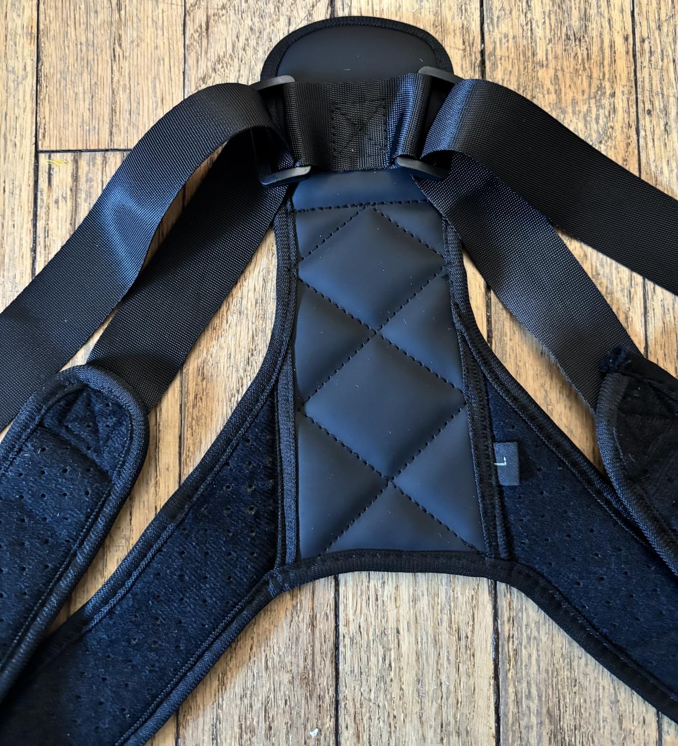 Posture Corrector for Men and Women - Invisible & Mesh Breathable Upper Back Brace - Adjustable Back Straightener - Relieve Shoulder, Neck & Back Pain, L(38-48inch) customer photo 1