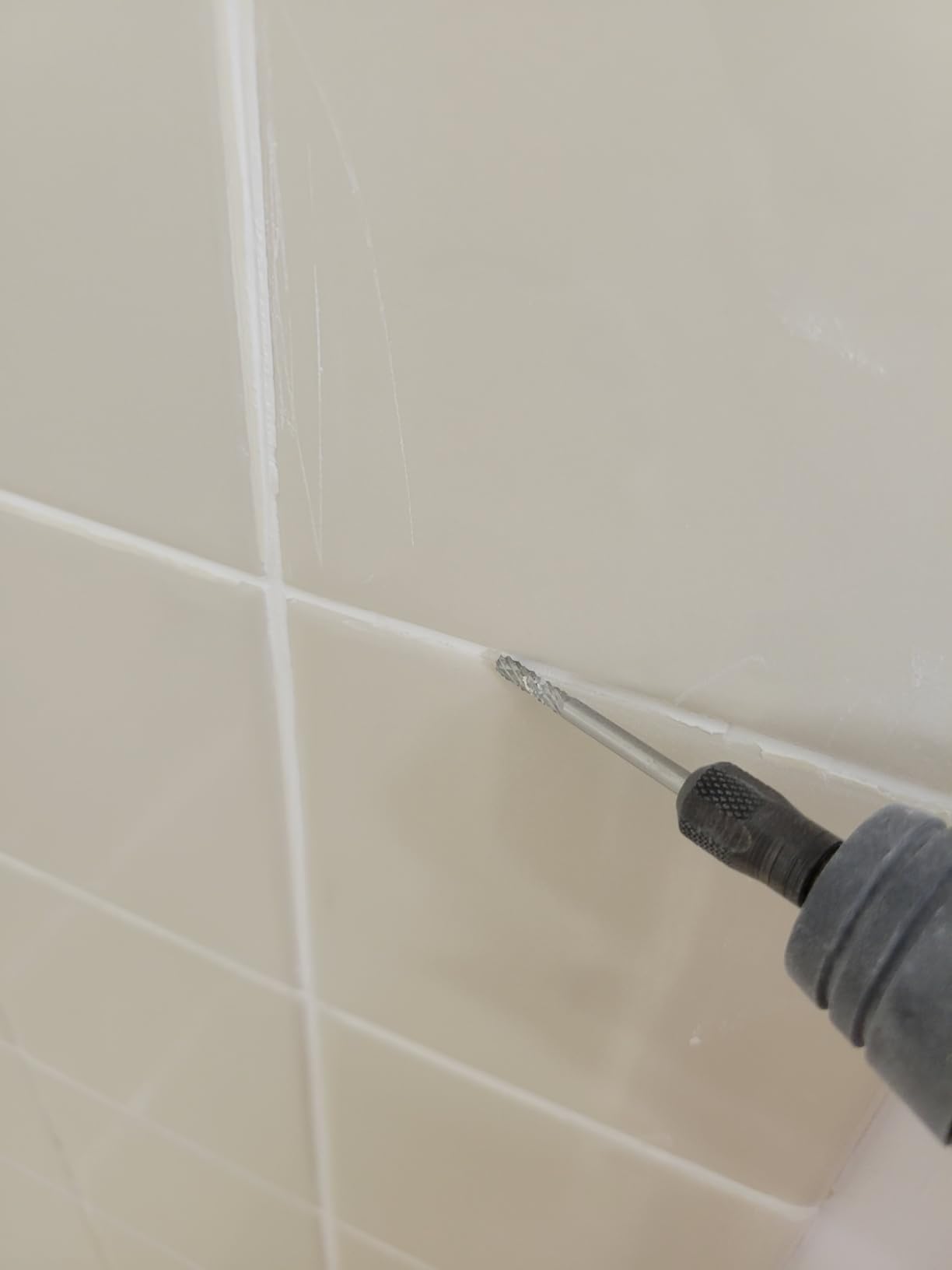 Dremel 570 1/8-Inch Carbide Grout Removal Bit customer photo 1