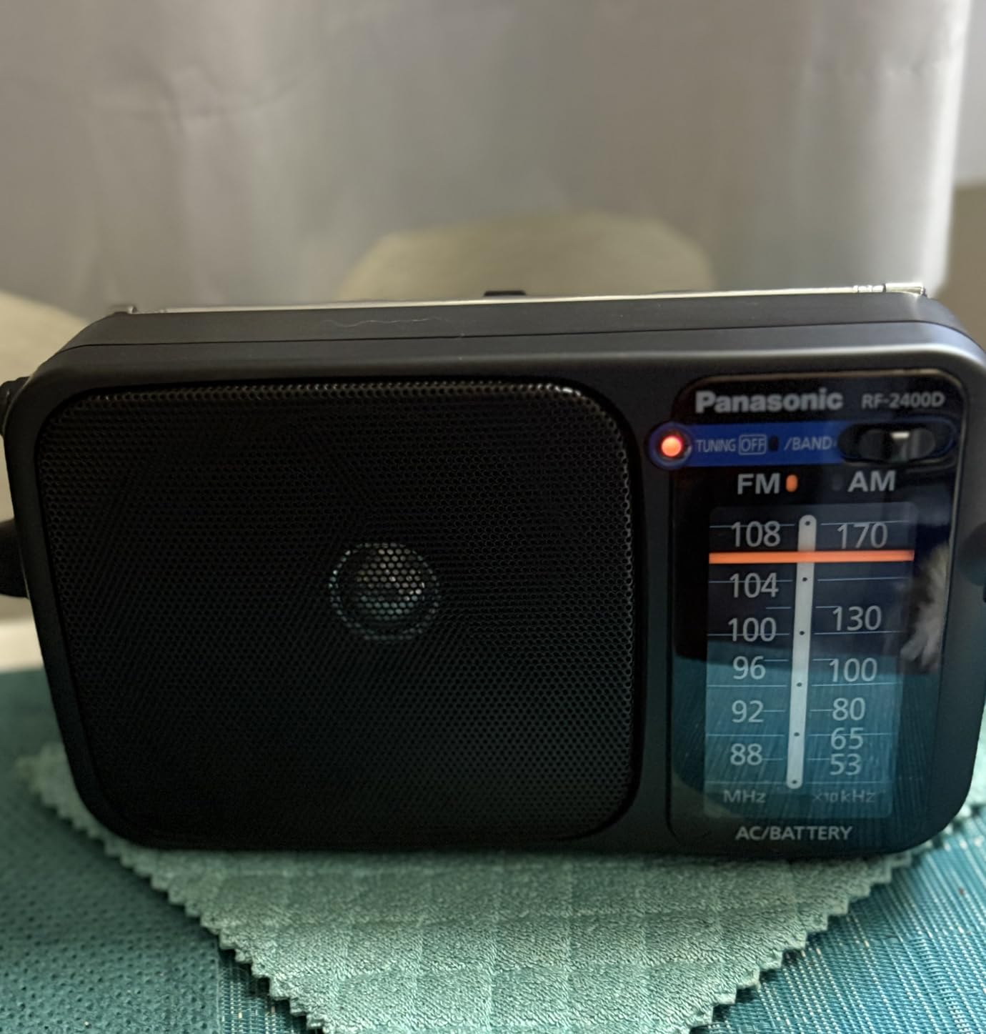 Panasonic Portable AM/FM Radio, Battery Operated Analog Radio, AC Powered, Silver (RF-2400D) customer photo 2