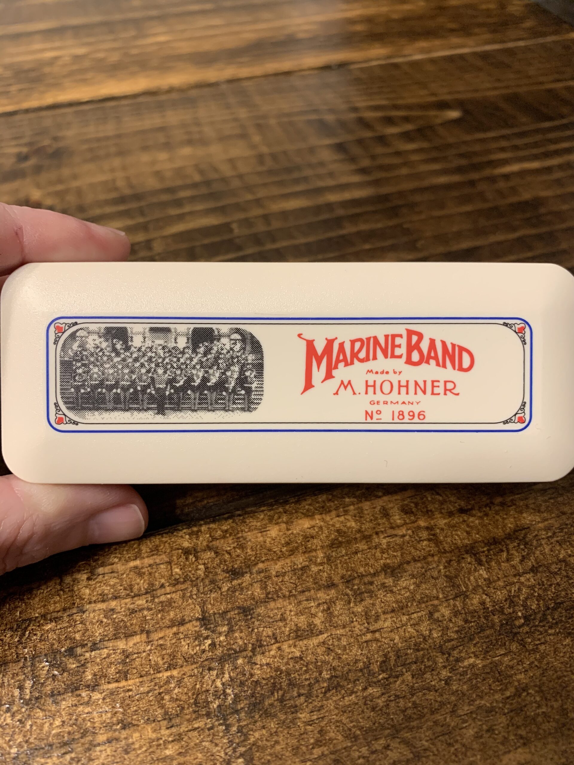 Hohner 1896BX Marine Band Harmonica, Key of C - Classic Brass Reedplates, Single Laquered Pearwood Comb customer photo 2