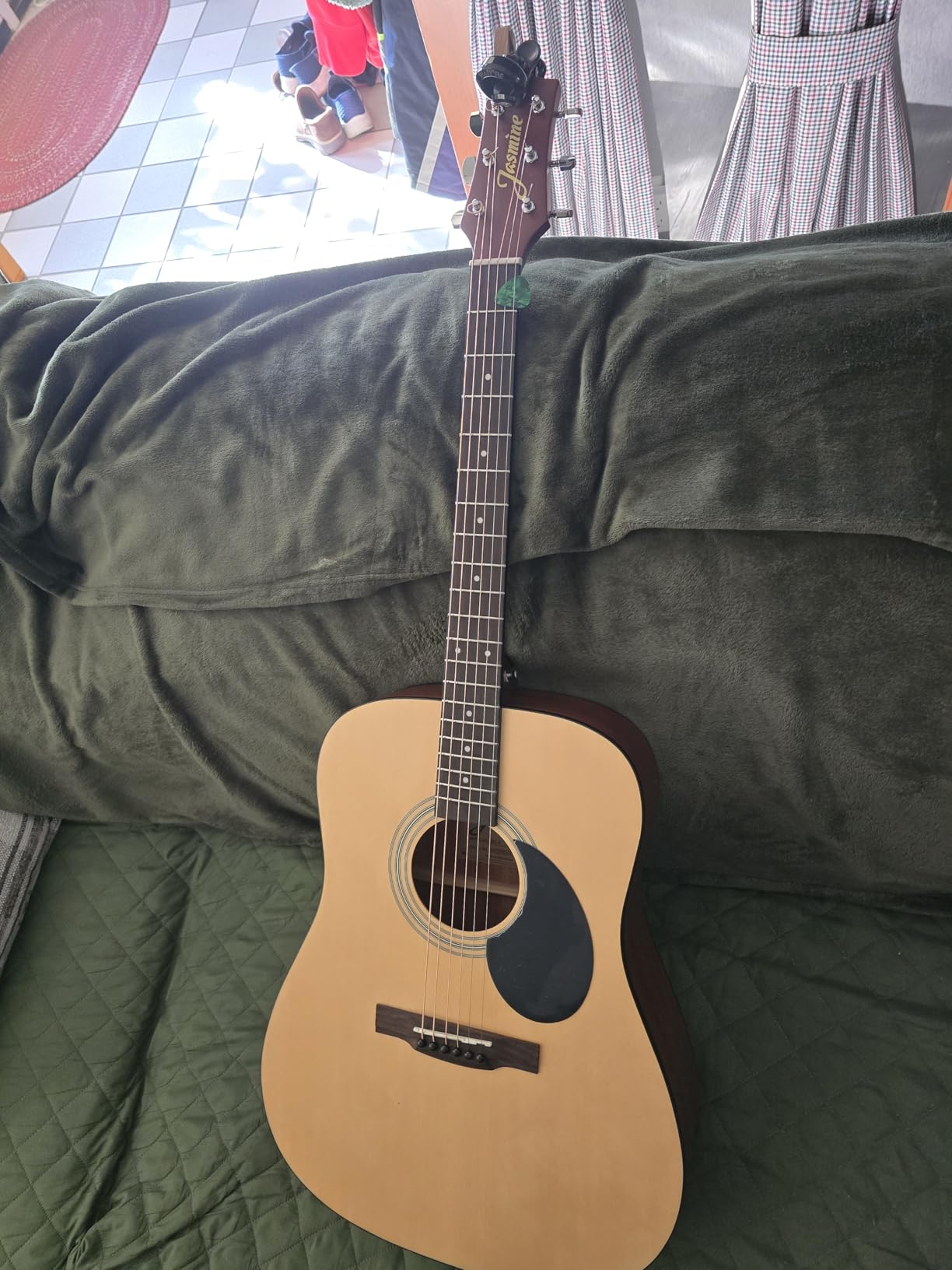 Jasmine S35 Dreadnought Acoustic Guitar, Rosewood Fingerboard, Advanced X Bracing - Full-Size Guitar for Beginners customer photo 1