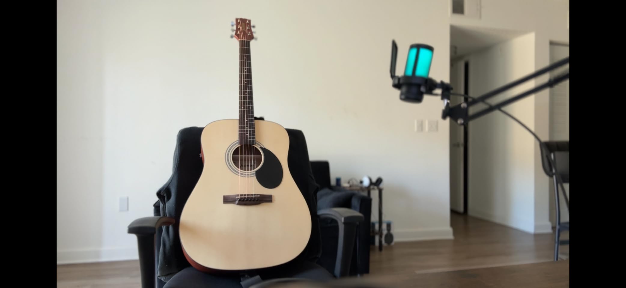 Jasmine S35 Dreadnought Acoustic Guitar, Rosewood Fingerboard, Advanced X Bracing - Full-Size Guitar for Beginners customer photo 2