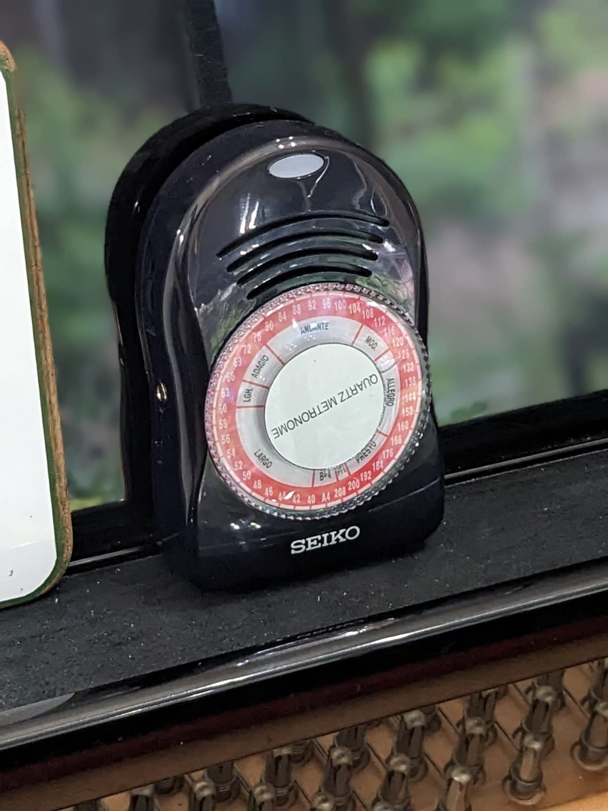 Seiko SQ50-V Quartz Metronome For Piano, Guitar and All Instruments, Easy-To-Use, Tempo Range 40-208BPM, Built-In Tone Generators customer photo 2