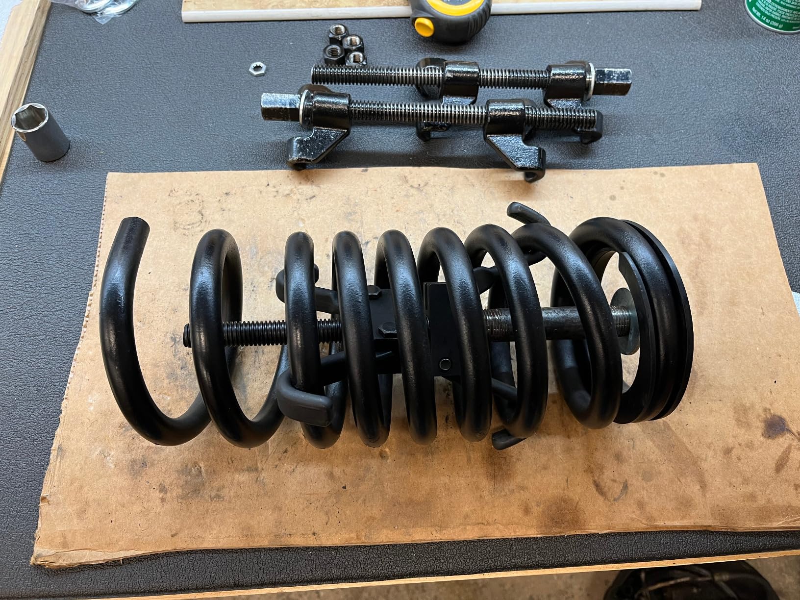 Performance Tool W80554 Coil Spring Compressor for Vehicle Maintenance and Repair with Tempered Chrome Steel Jaws customer photo 1