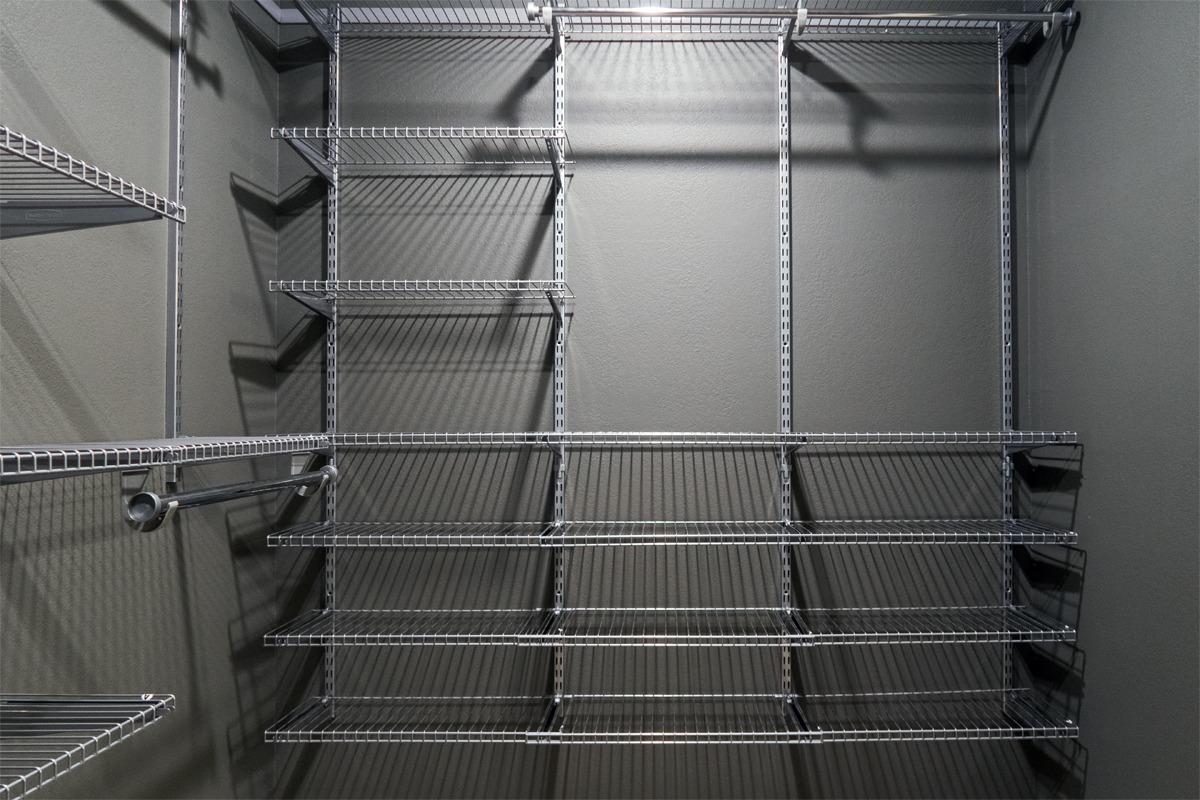 Rubbermaid Configurations Deluxe Custom Closet Kit 4-8Ft. Adjustable Metal Wire Shelving White Finish Expandable Organization System customer photo 2