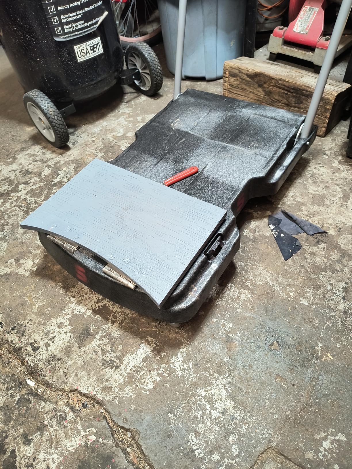 Rubbermaid Commercial Products Convertible Folding Utility Dolly/Cart/Platform Truck with wheels, 250 lbs Capacity, for Moving/Warehouse/Office customer photo 1