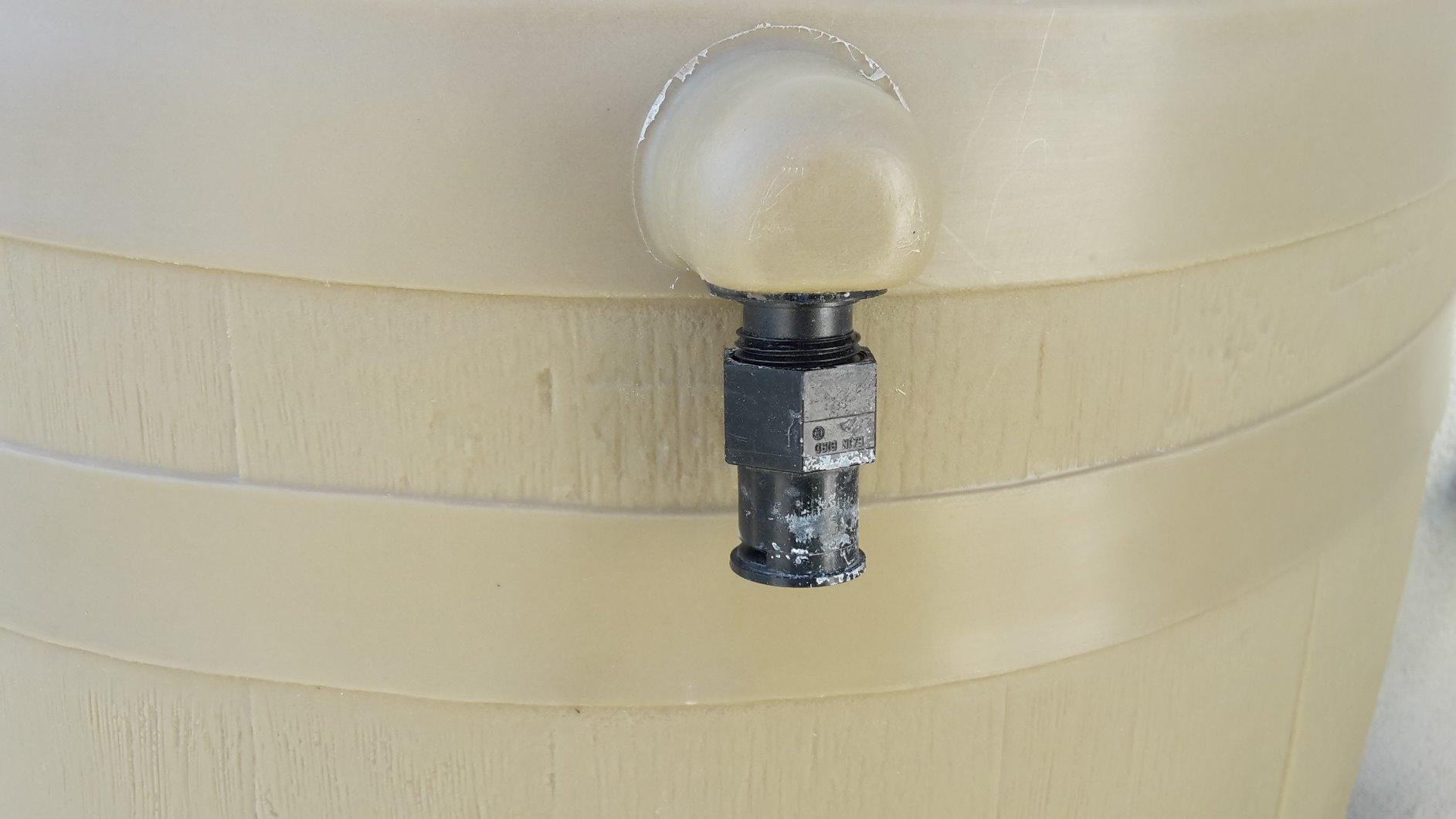 RTS Home Accents 50-Gallon Rain Water Collection Barrel with Brass Spigot, Oak Color customer photo 2