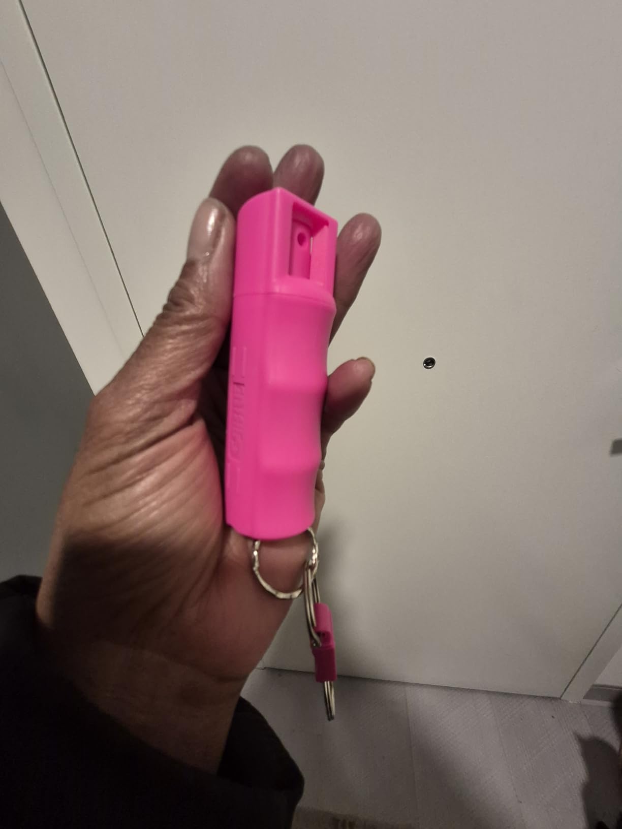 SABRE Pepper Spray - Quick Release Keychain for Easy Carry & Fast Access, Max Police Strength Self Defense OC Spray With UV Dye, 10 Sec. Spray Time, Finger Grip - Faster Aim, 0.54 fl oz, Secure Safety customer photo 1
