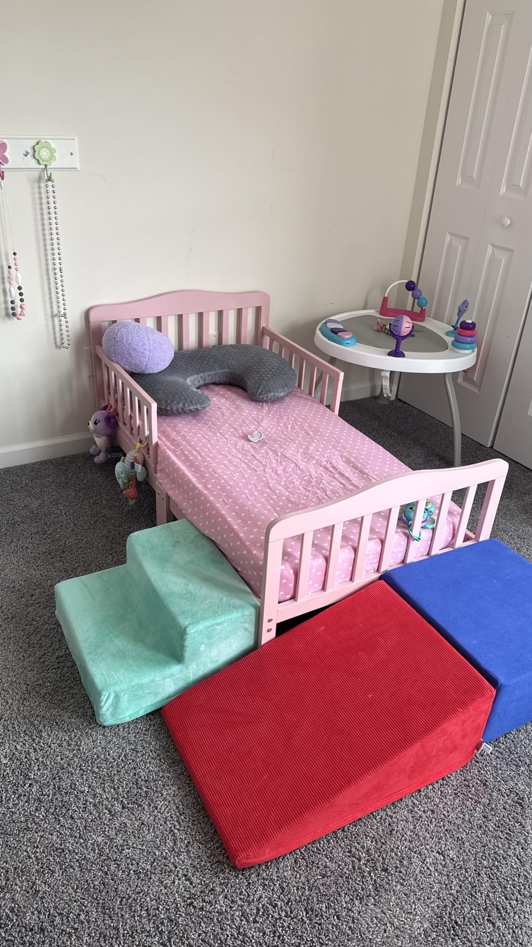 Dream On Me Classic Design Toddler Bed In White, Greenguard Gold And JPMA Certified, Low To Floor Design, Two Side Safety rails, Non-Toxic Finishes, Wooden Nursery Furniture customer photo 1