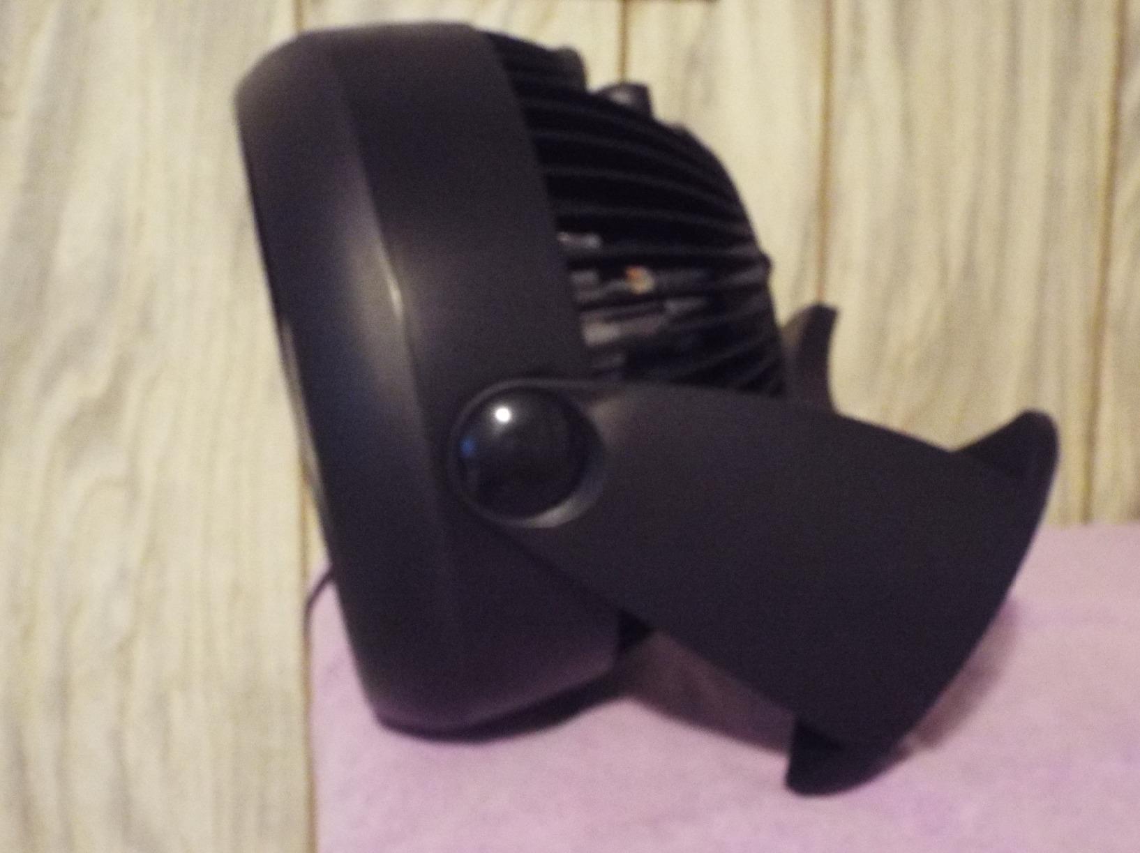 Honeywell HT-904 TurboForce Tabletop Air Circulator Fan, Small, White - Quiet Personal Fan for Home or Office, 3 Speeds and 90 Degree Pivoting Head customer photo 2
