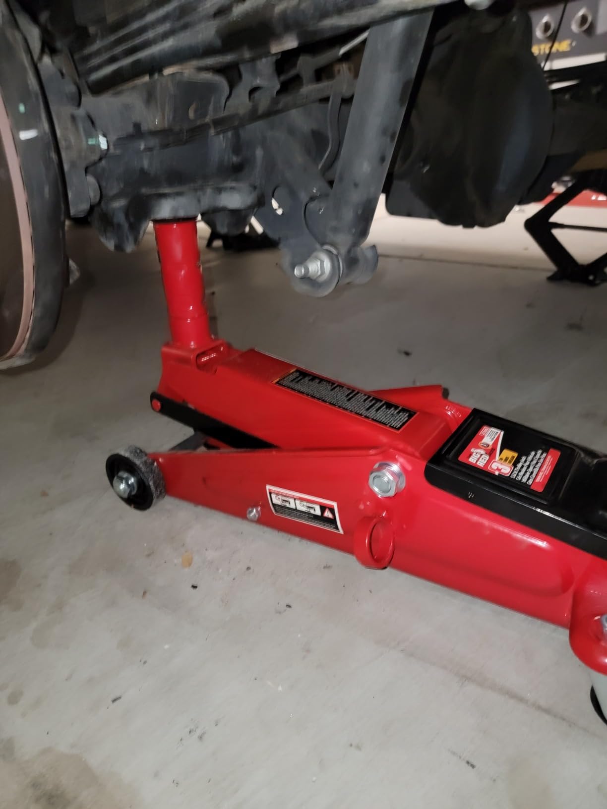 BIG RED T83006 Torin Hydraulic Trolley Service/Floor Jack with Extra Saddle (Fits: SUVs and Extended Height Trucks): 3 Ton (6,000 lb) Capacity, Red customer photo 2