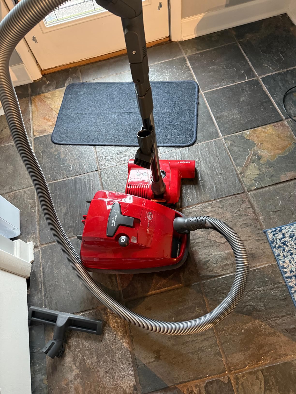 AIRBELT K3 Premium Canister Vacuum Cleaner with 7-Year Motor Warranty, Comes with Powerful ET-1 Powerhead for Pets and Carpeting + Parquet Brush, 37-Foot Operating Radius, Made in Germany customer photo 1