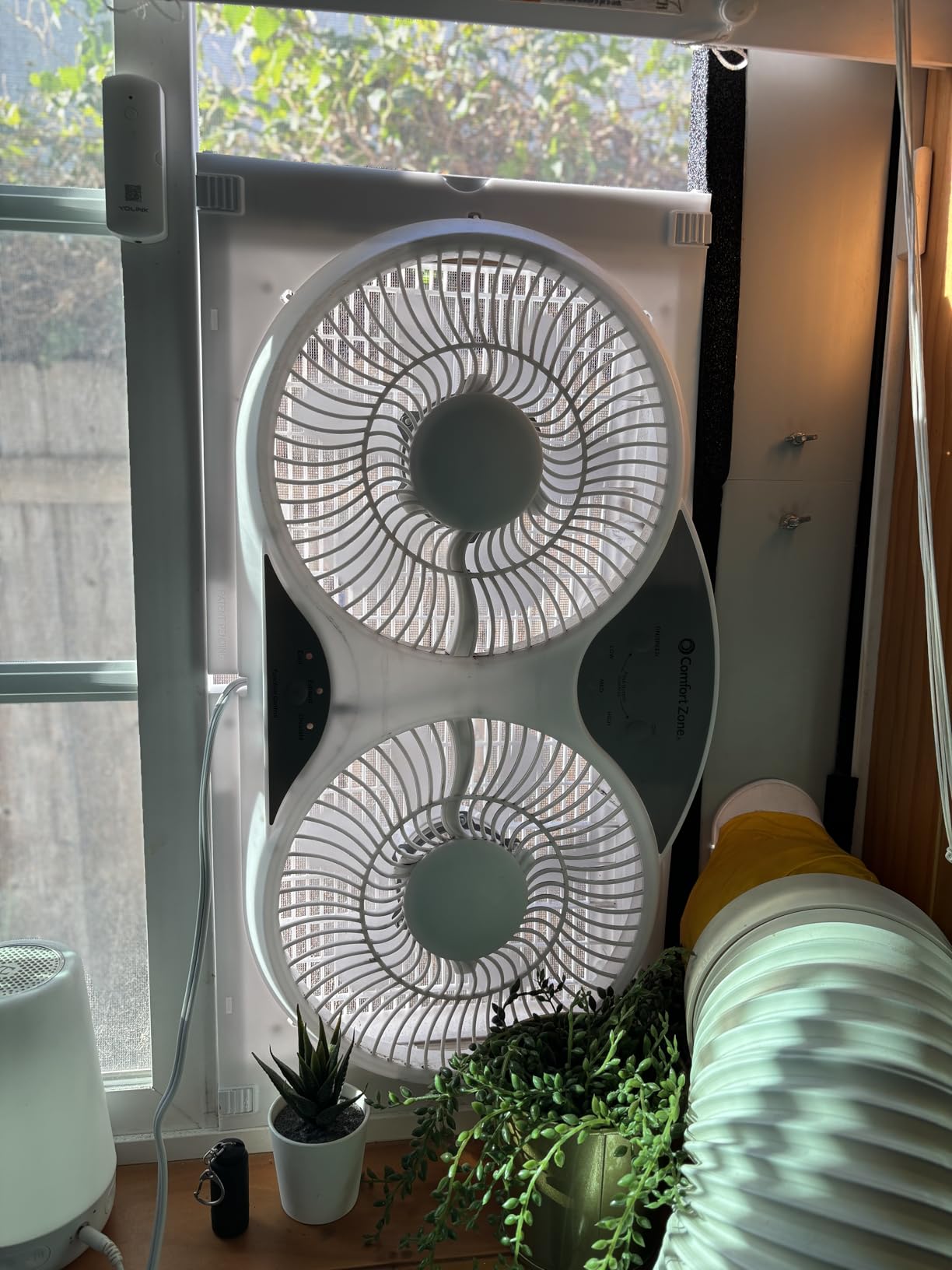 Comfort Zone Twin Window Fan with Remote Control, Removable Cover, Reversible, 9 inch, 3 Speed, 3 Function, Expandable, Exhaust, Airflow 8.40 ft/sec, Ideal for Home, Kitchen, Bedroom & Office, CZ310R customer photo 2