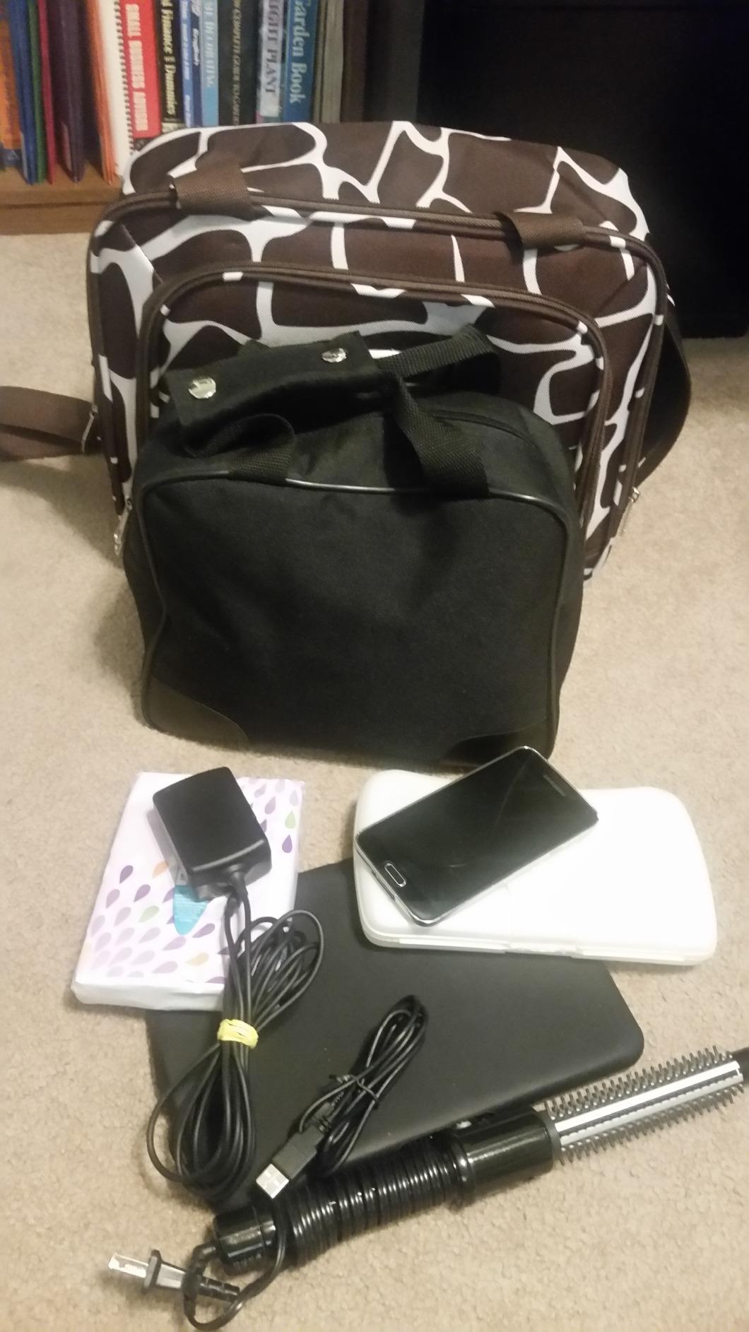 Rockland Fashion Softside Upright Luggage Set, Expandable, Black, 2-Piece (14/19) customer photo 1