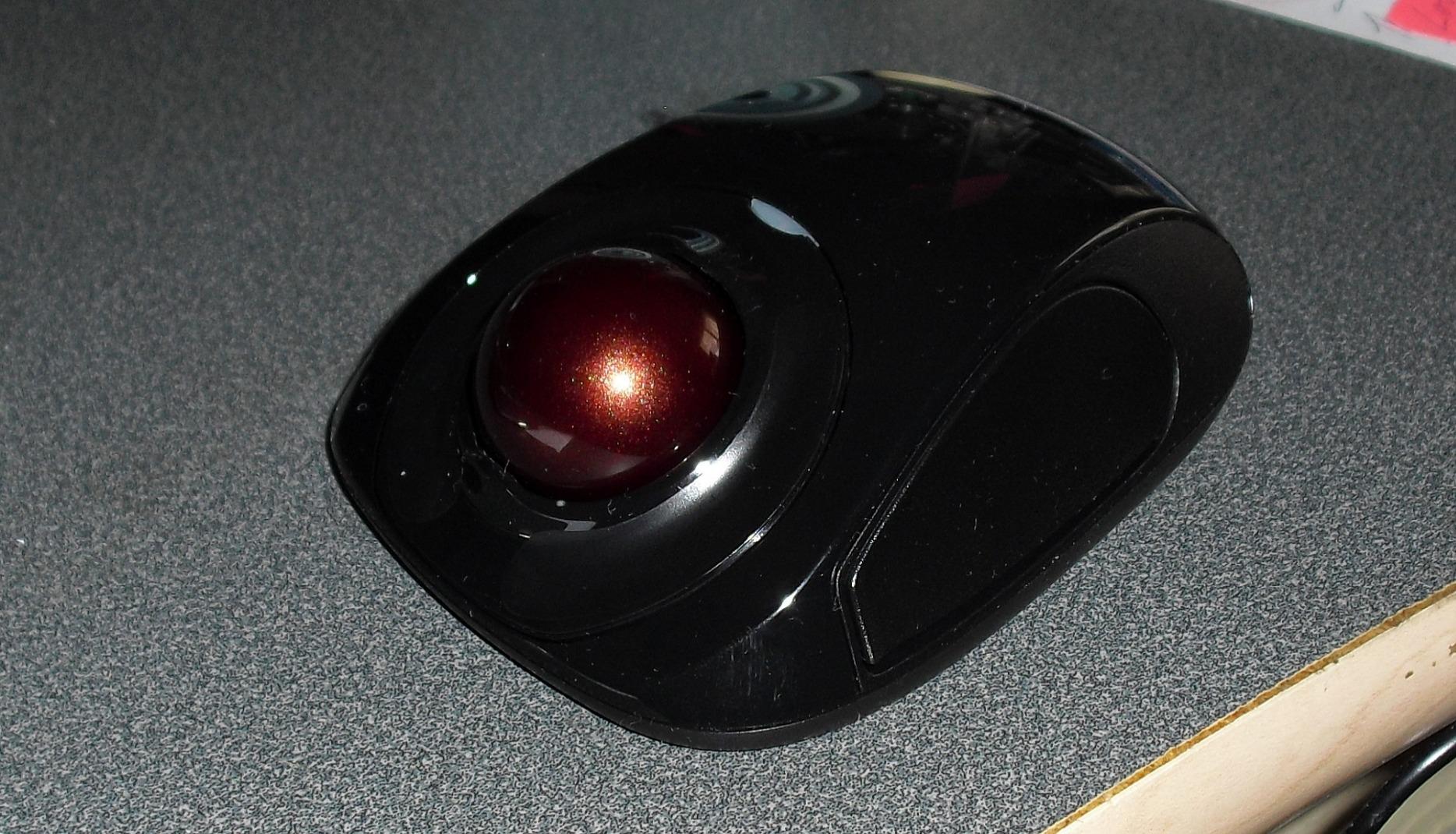 Kensington Orbit Wireless Trackball Mouse with Touch Scroll Ring (K72352US), Black customer photo 1
