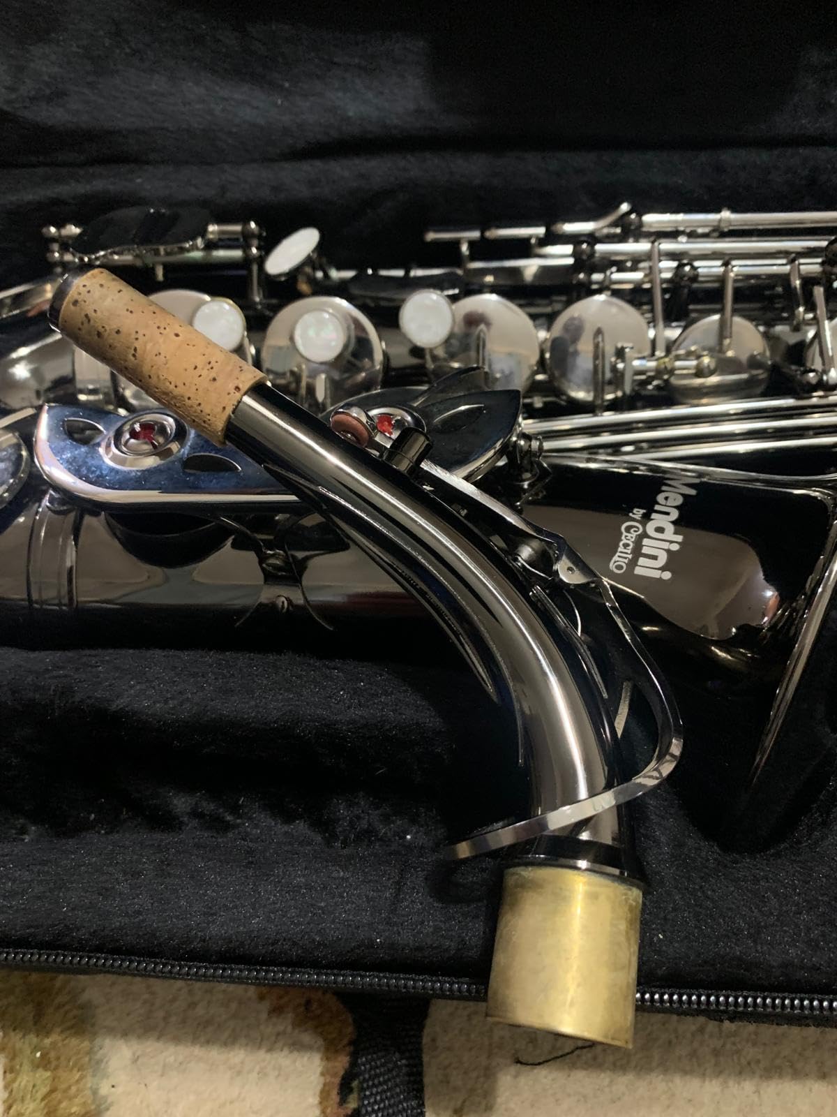 Mendini By Cecilio Alto Saxophone for Beginners with Tuner, Mouthpiece, Case, 10 Reeds, Grease, Cleaning Cloth & Rod, Gloves, Strap, Book (Black Silver) customer photo 1