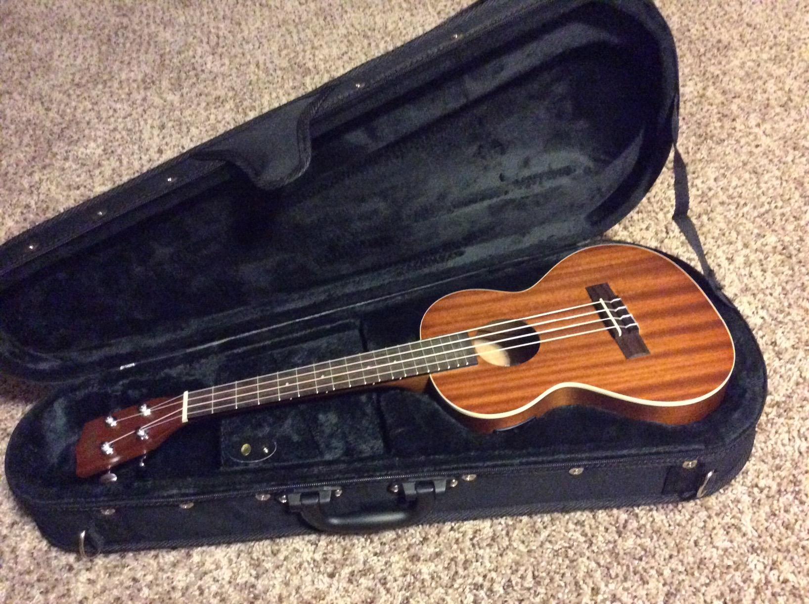 Kala KA-TE Mahogany Tenor Acoustic-Electric Ukulele Bundle with Hard Case, Tuner, Strap, Austin Bazaar Instructional DVD, and Polishing Cloth customer photo 2