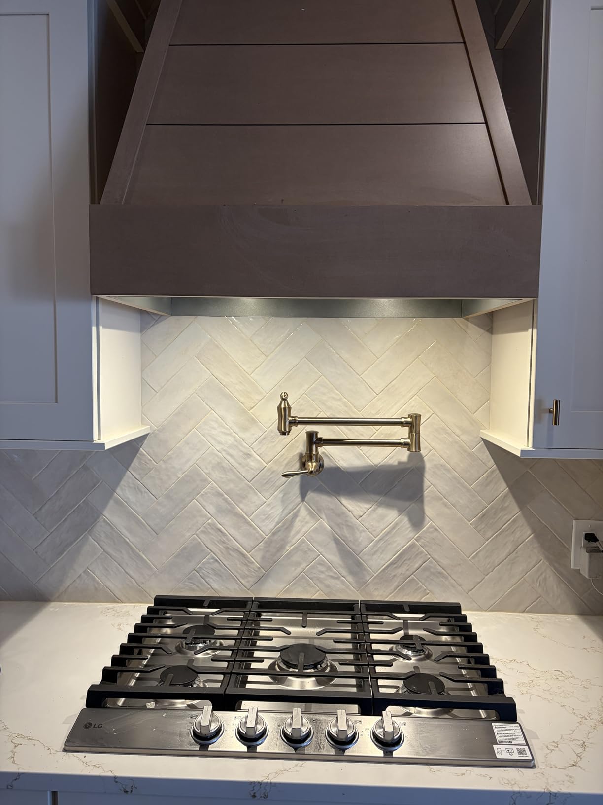 Delta Brushed Gold Traditional Pot Filler Kitchen Faucet, Wall Mount Kitchen Faucet, Champagne Bronze customer photo 1