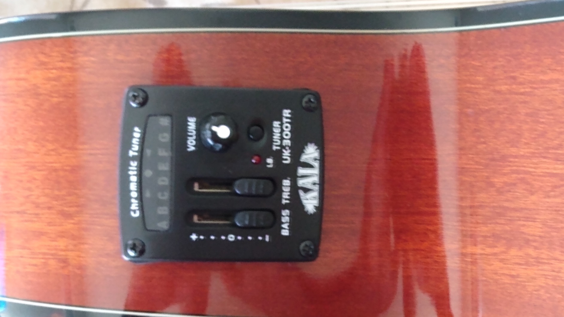 Kala KA-STGE-C Solid Spruce Top Mahogany Gloss Tenor Ukulele with EQ with Built-In Tuner customer photo 1