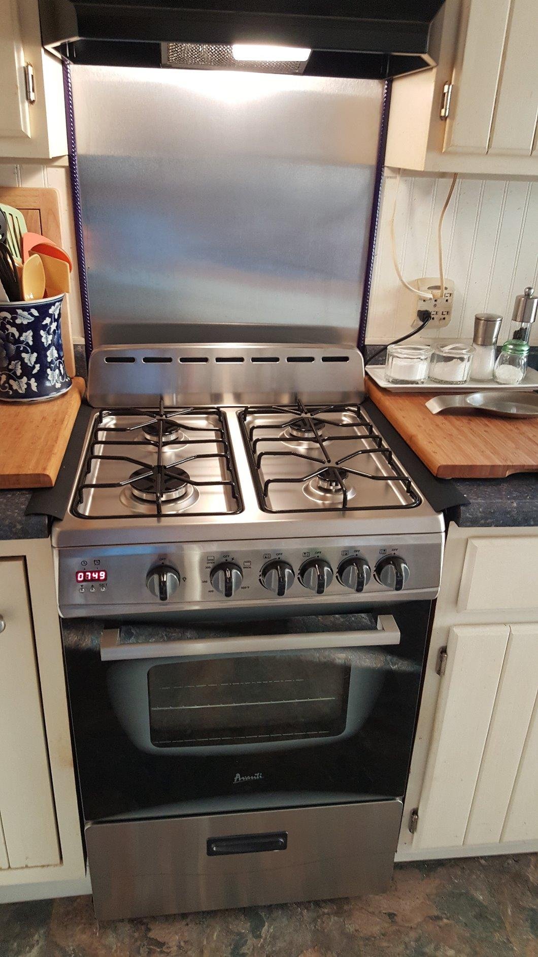 Avanti 24 in. Compact Gas Range Oven, in Stainless Steel (GR2416CSS) customer photo 1