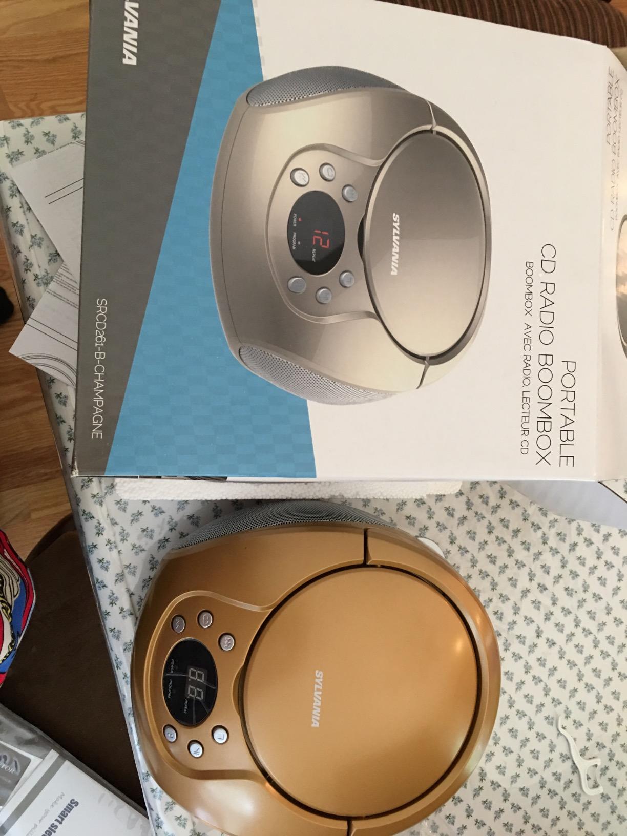 SYLVANIA SRCD261 Portable CD Player with AM/FM Radio (Champagne) customer photo 2