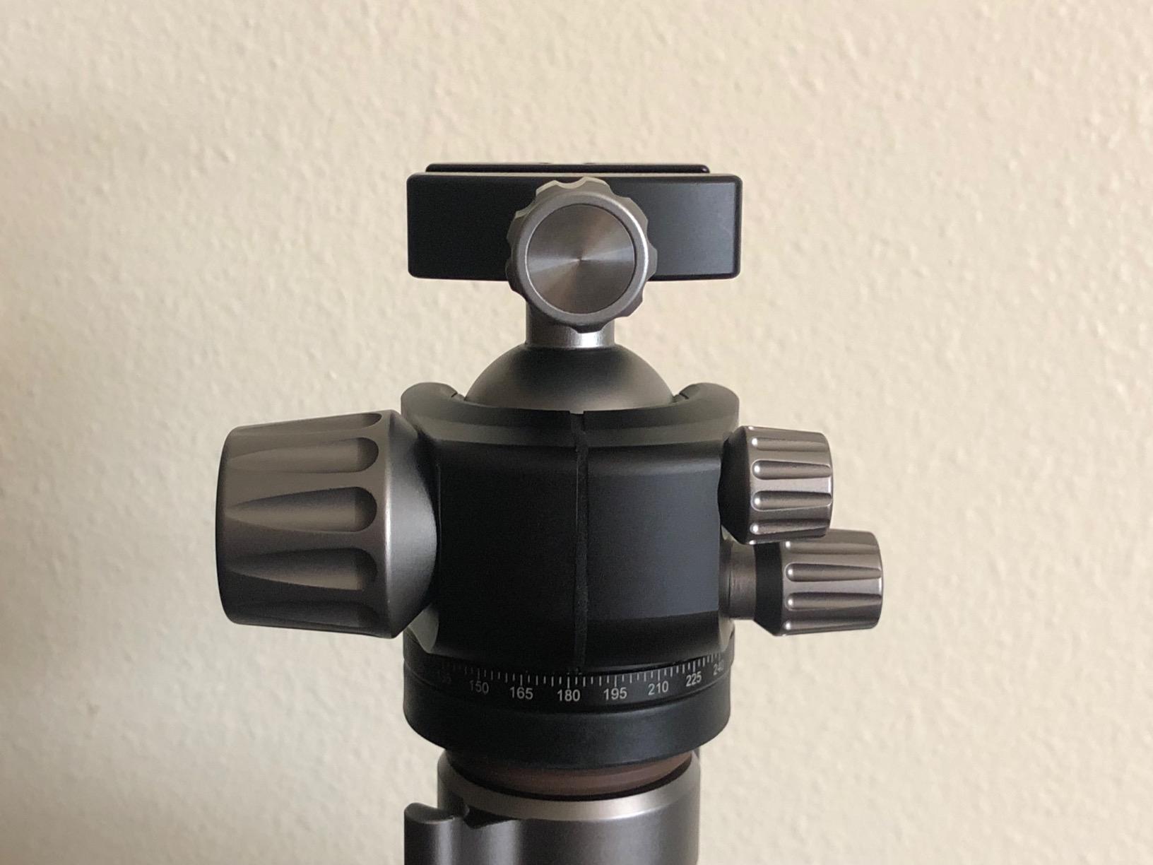 Leofoto LH-30 Tripod Head with BPL-50 Quick Release Plate - Height: 80mm - Load Capacity: 15 kg - User Friendly customer photo 1