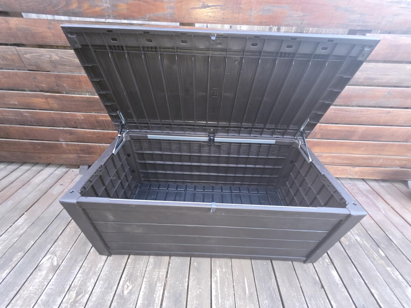 Keter Westwood 150 Gallon Deck Box Organizer, Doubles as 2-Person Bench Seat, Brown - Large Resin Outdoor Storage and Seating with Lockable Lid for Garden, Pool, and Patio customer photo 2