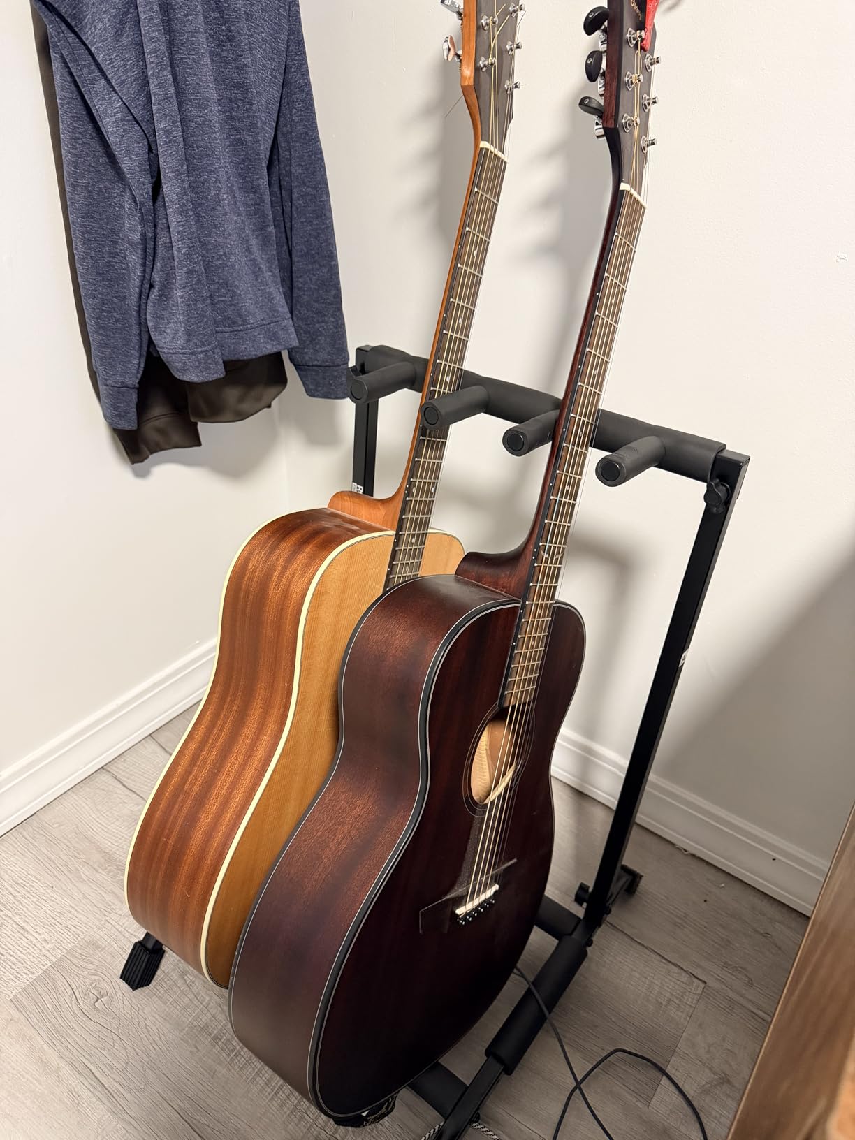 Gator Rok-It Multi Guitar Stand Rack with Folding Design, Holds up to 5 Electric or Acoustic Guitars (RI-GTR-RACK5) customer photo 1