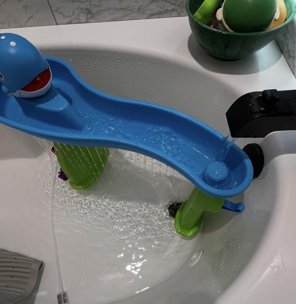 Step2 Rain Showers Splash Pond Water Table, Kids Water and Sand Activity Sensory Playset, Summer Outdoor Toys, 13 Piece Water Toy Accessories, For Toddlers 1.5+ Years Old, Blue & Green customer photo 1