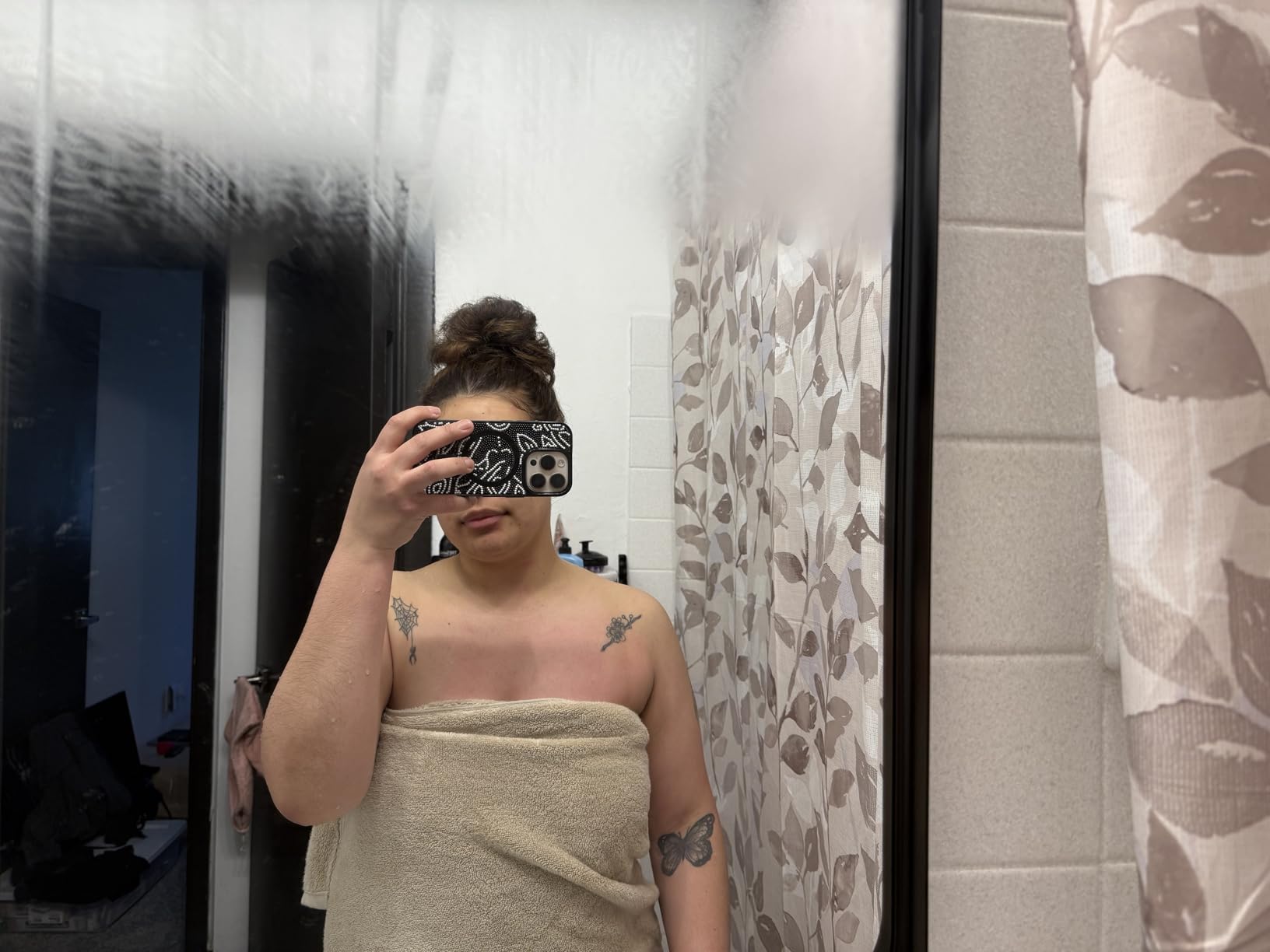 AquaBliss High Output Revitalizing Shower Filter - Reduces Dry Itchy Skin, Dandruff, Eczema, and Dramatically Improves The Condition of Your Skin, Hair and Nails - Chrome (SF100) customer photo 2