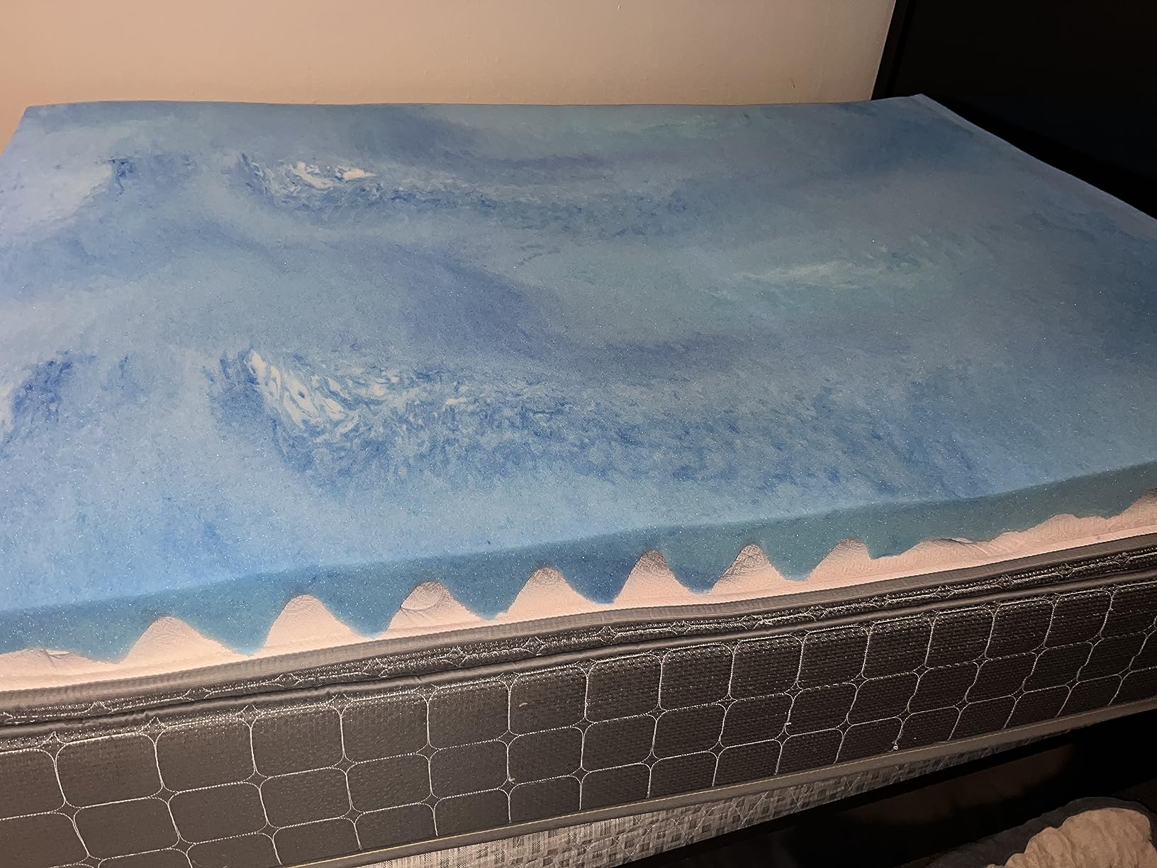Sleep Innovations Dual Layer 4 Inch Memory Foam Mattress Topper, Twin Size, Ultra Soft Support, 3 Inch Cooling Gel Memory Foam Plus 1 Inch Fluffy Pillow Top Cover customer photo 2