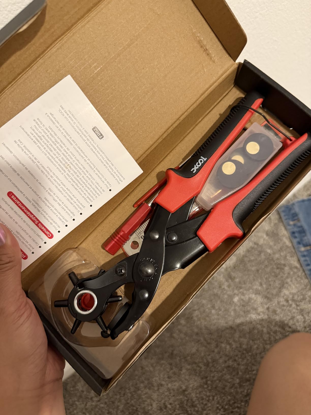 Revolving Punch Plier Kit, XOOL Leather Hole Punch Set for Belts, Watch Bands, Straps, Dog Collars, Saddles, Shoes, Fabric, DIY Home or Craft Projects, Heavy Duty Rotary Puncher, Multi Hole Sizes Make customer photo 2