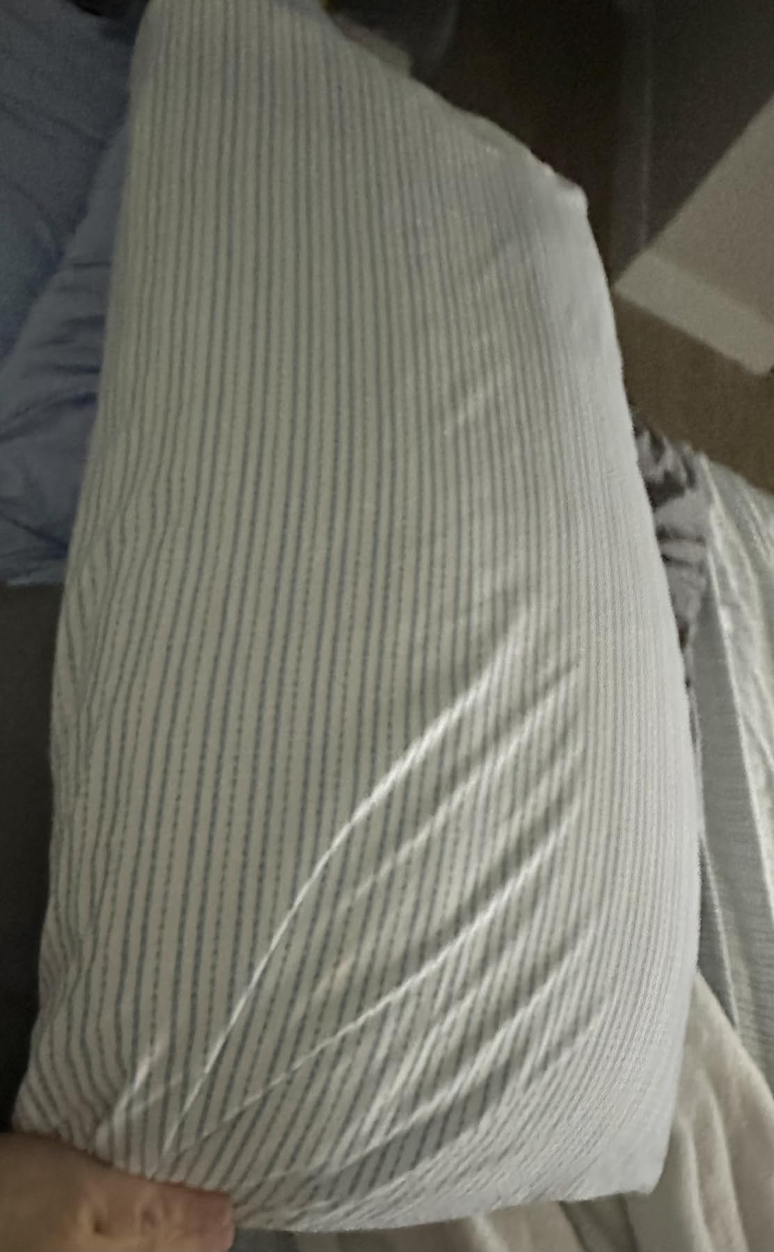 Utopia Bedding Bed Pillows for Sleeping Queen Size (White), Set of 2, Down Alternative Pillow for Sleeping, Cooling Hotel Quality Pillow Set for Back, Stomach or Side Sleepers customer photo 2