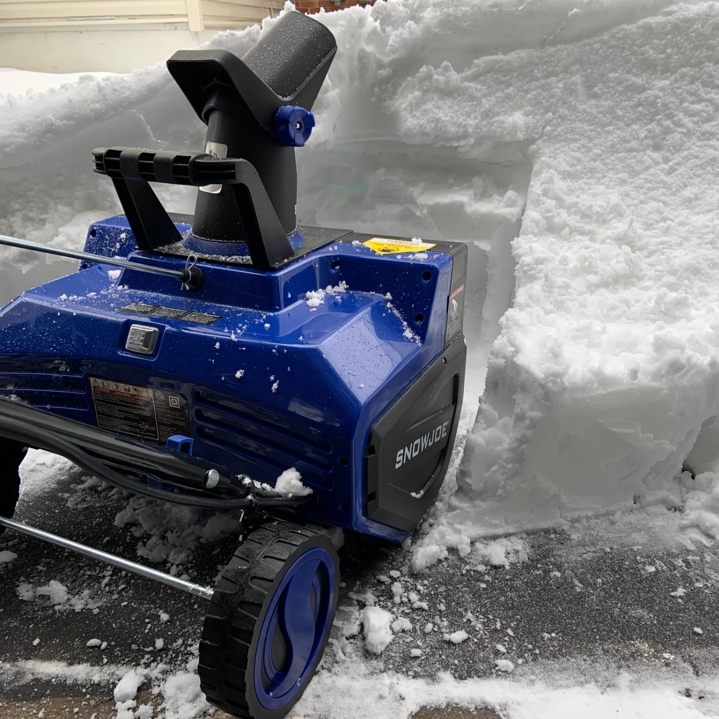 Snow Joe 15-Amp Corded Electric Snow Blower, 22
