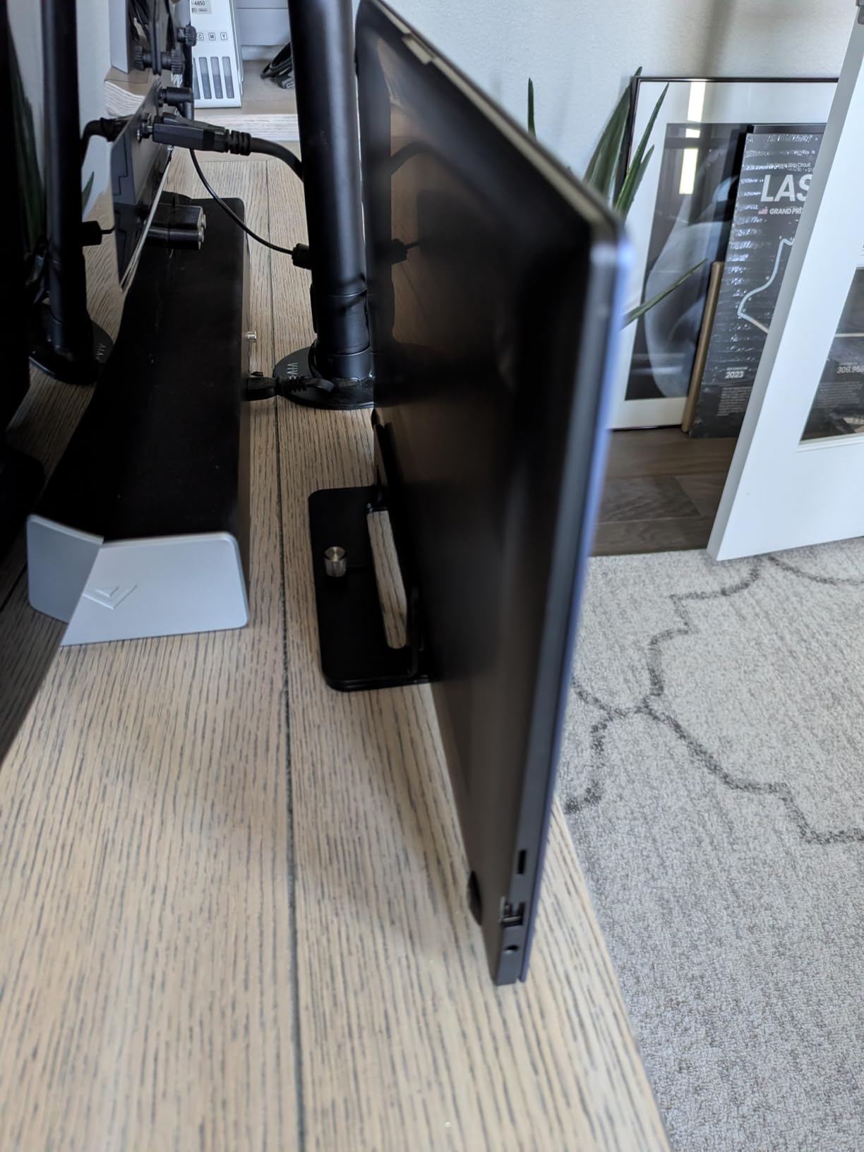 OMOTON Vertical Laptop Stand Holder, Desktop Aluminum Stand for MacBook with Adjustable Dock Size, Fits All MacBook, Surface, Chromebook and Gaming Laptops (Up to 17.3 inches), Black customer photo 2