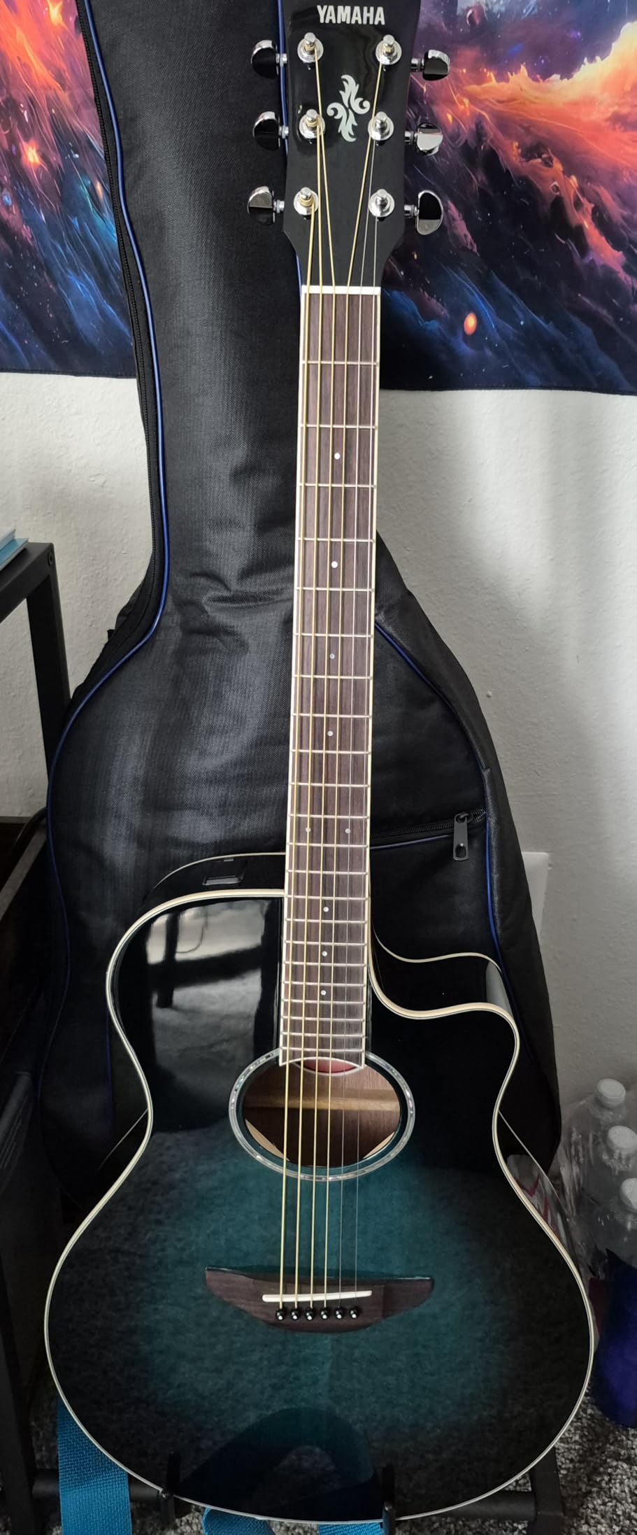Yamaha APX600 VW Thin Body Acoustic-Electric Guitar, Vintage White customer photo 2