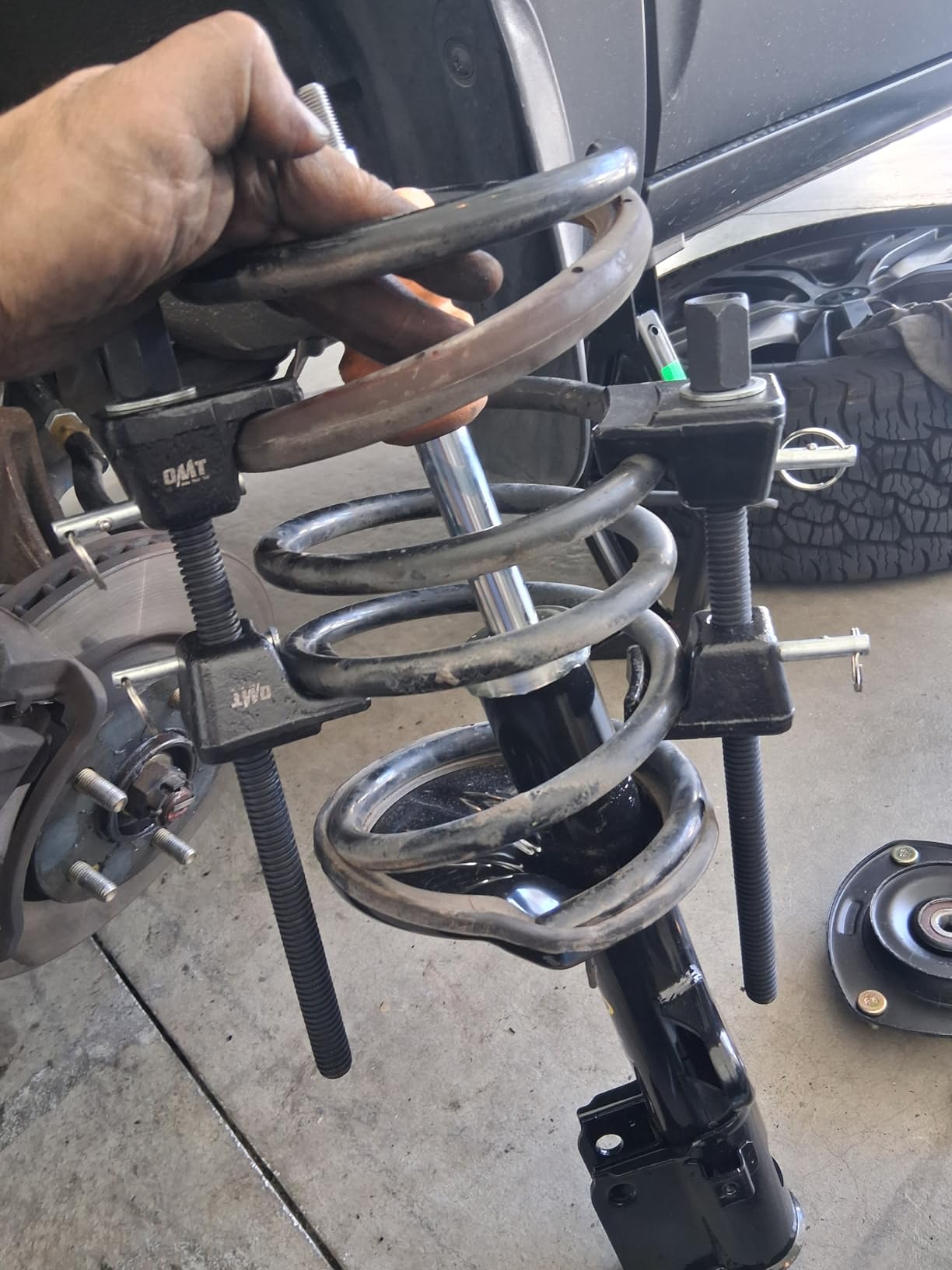 Orion Motor Tech 2pc Macpherson Strut Spring Compressor Tool Set with 10.5
