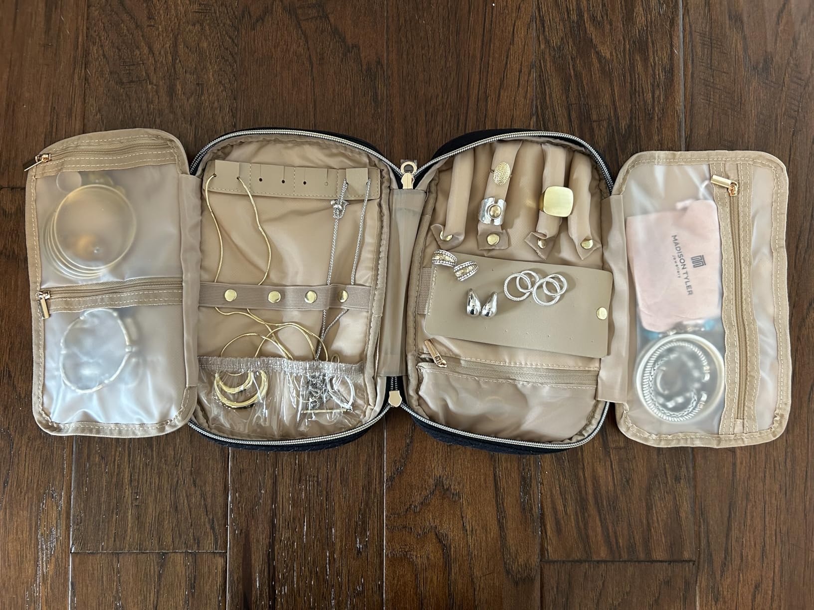 BAGSMART Jewelry Organizer Case Large Travel Jewelry Storage Bag for Necklace, Earrings, Rings, Bracelet, Soft Pink customer photo 1
