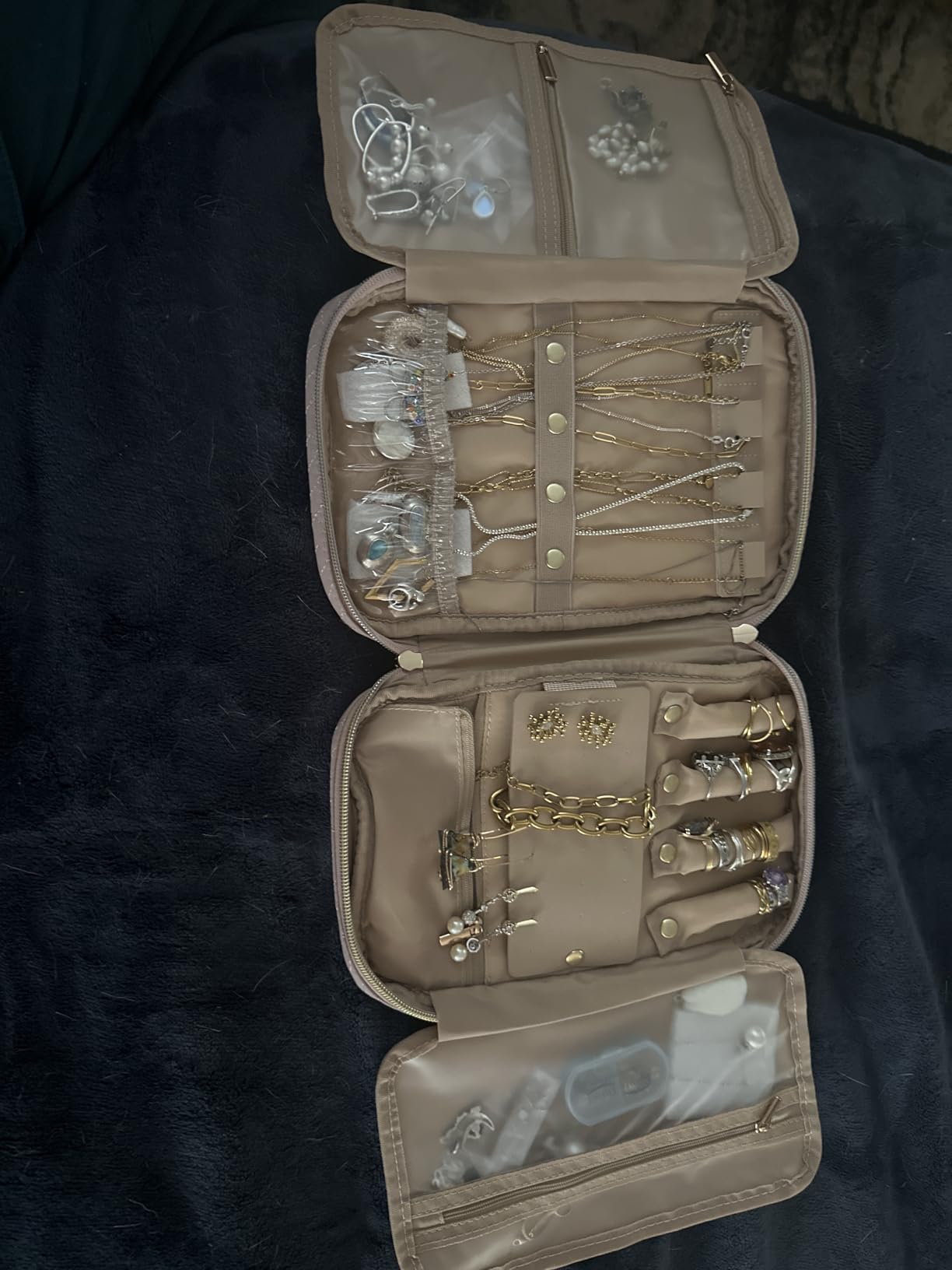 BAGSMART Jewelry Organizer Case Large Travel Jewelry Storage Bag for Necklace, Earrings, Rings, Bracelet, Soft Pink customer photo 2
