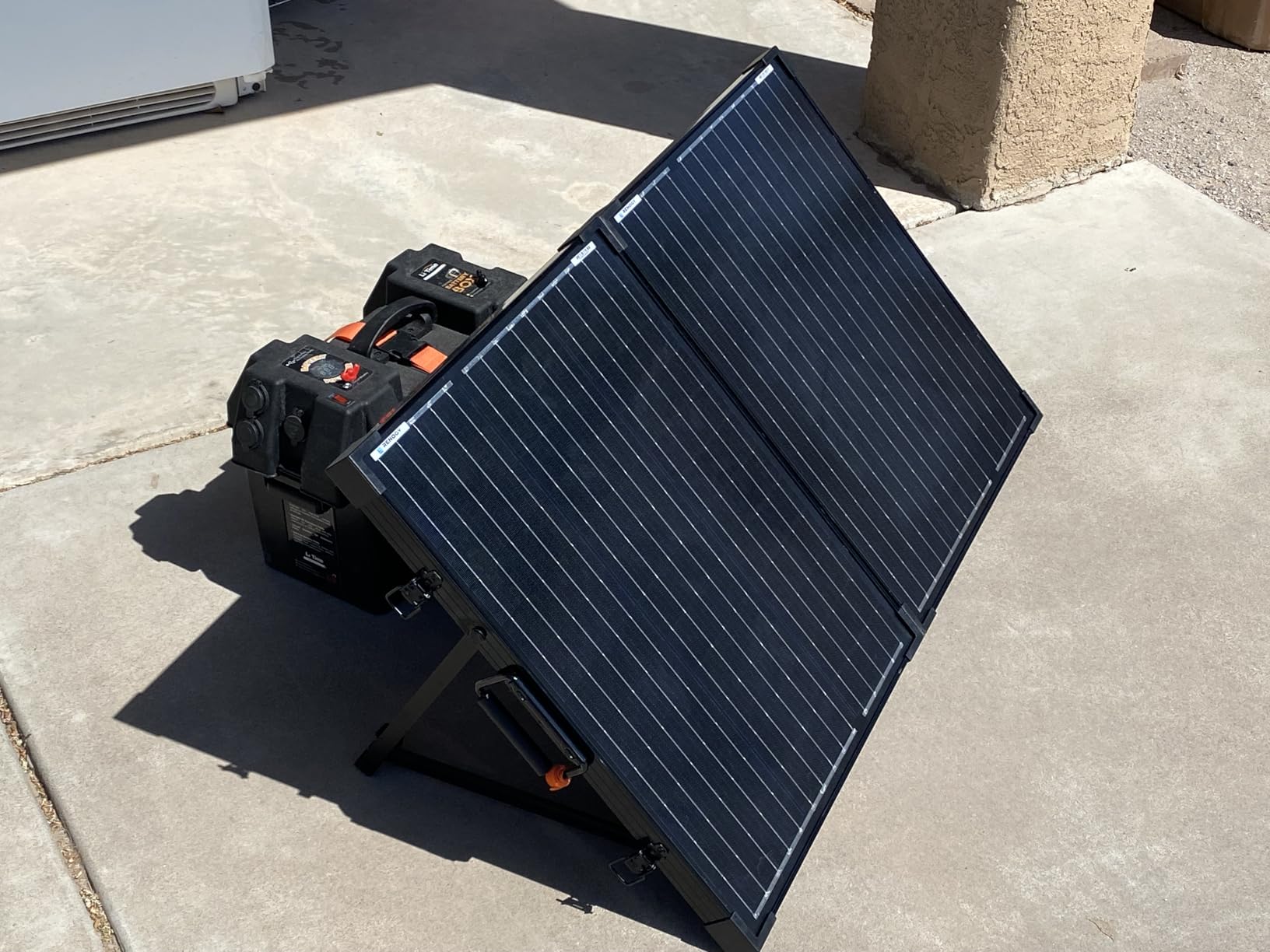 Renogy 100 Watt 12 Volt Portable Solar Panel with Waterproof 20A Charger Controller Foldable 100W Solar Suitcase with Adjustable Kickstand for Power Station customer photo 1