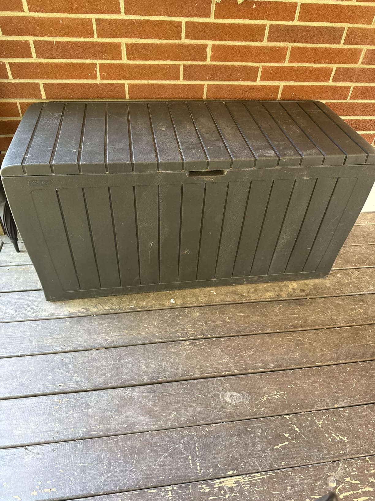 Keter Marvel+ 270L Outdoor 65% recycled Garden Furniture Storage Box Graphite Wood Panel Effect | Fade Free | All Weather Resistant | Safe and Secure | Zero Maintenance | 2 year Warranty customer photo 1